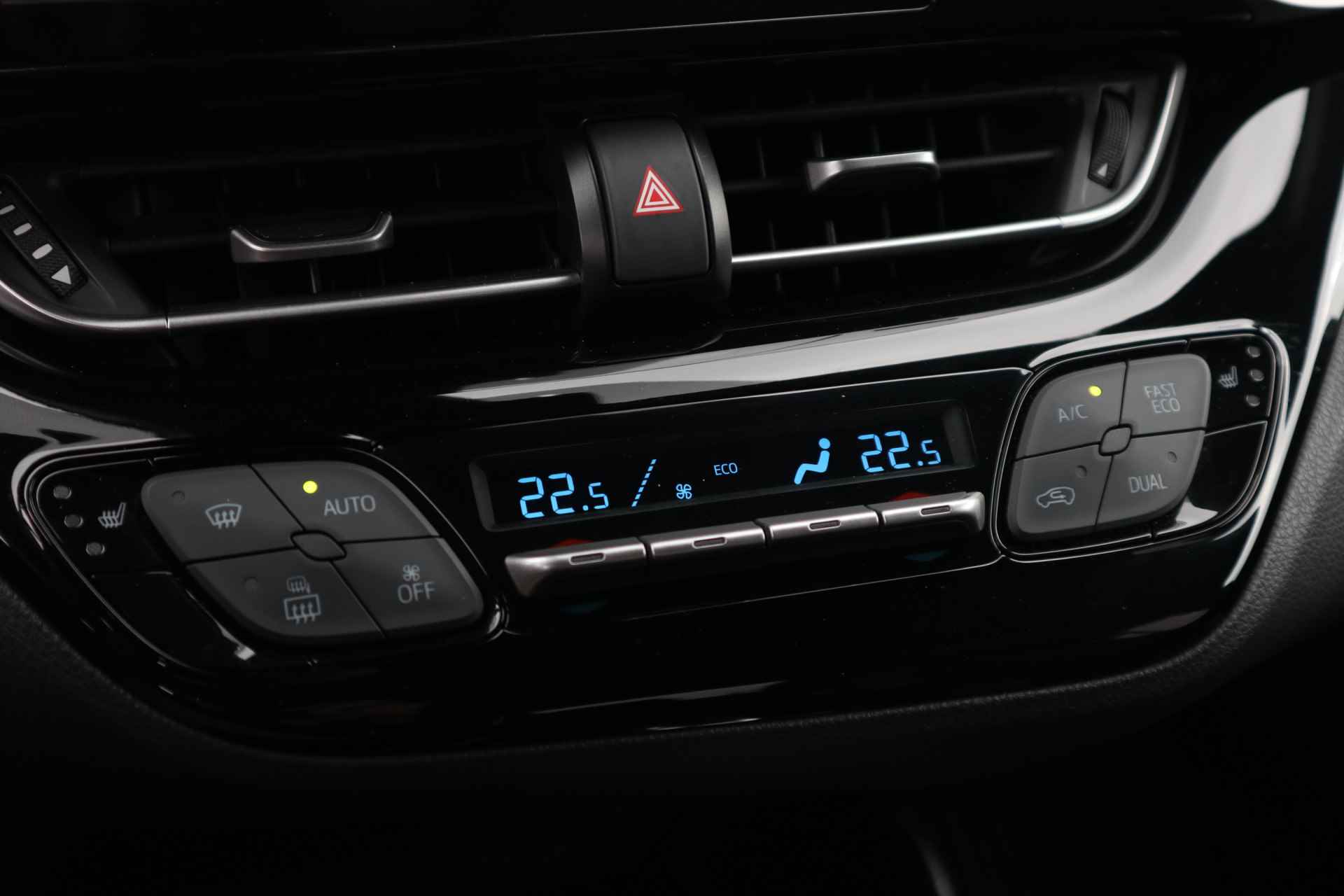 Toyota C-HR 1.8 Hybrid Black Edition NL AUTO | LEDER | TREKHAAK | CAMERA | JBL | CRUISE | STOELVERW | - 32/40