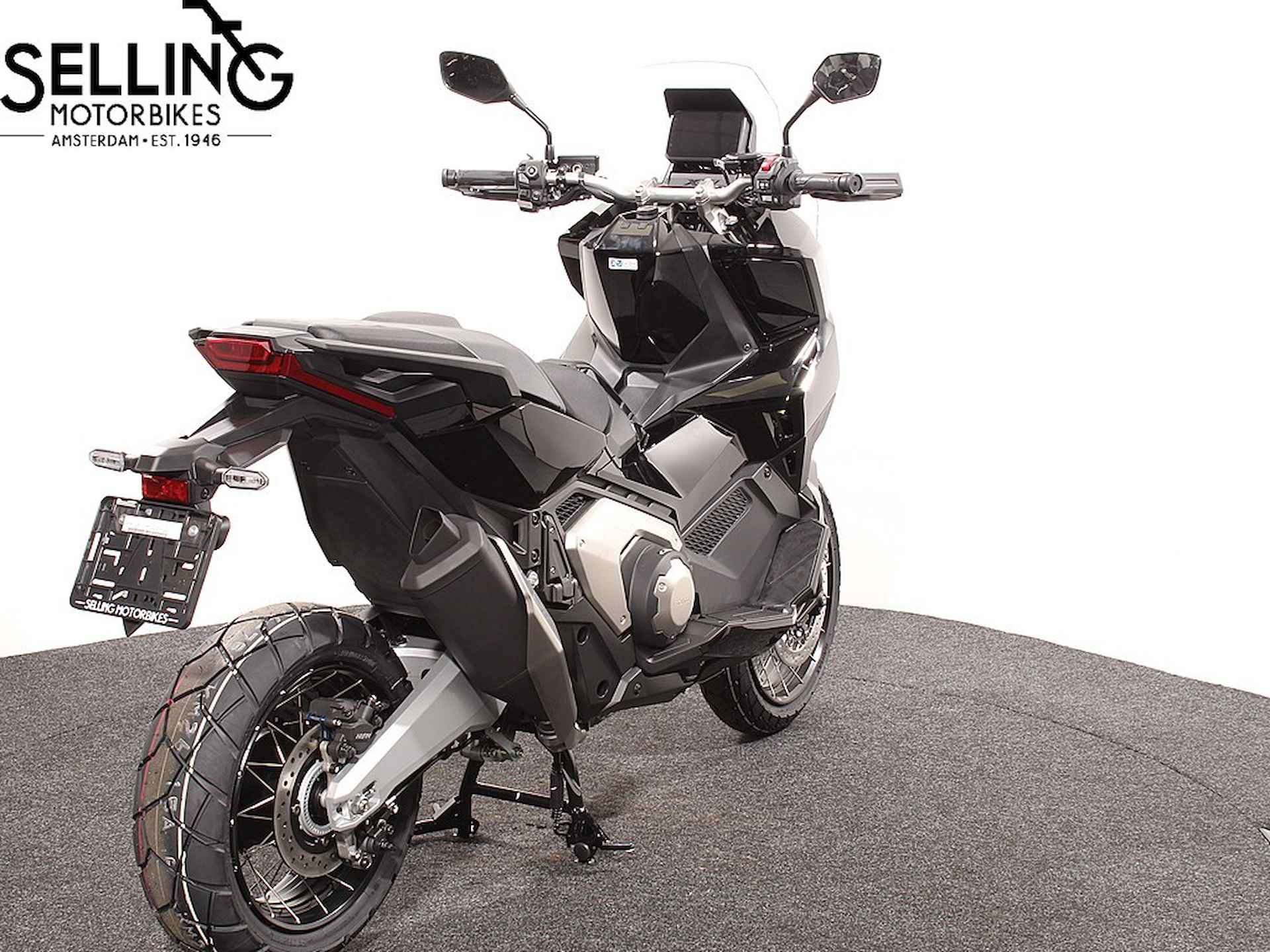 Honda X-ADV 750 Graphite Black - 2/10