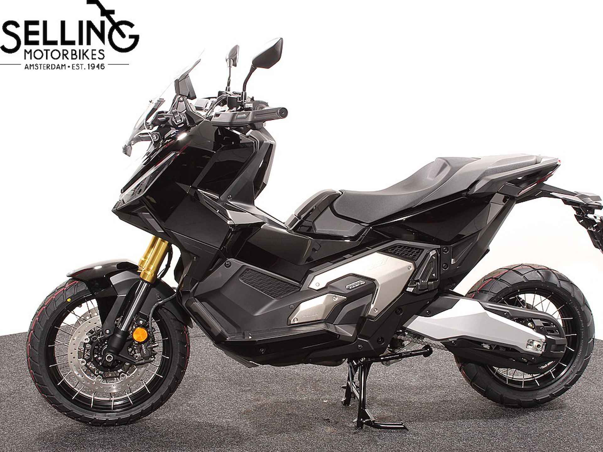 Honda X-ADV 750 Graphite Black - 4/10