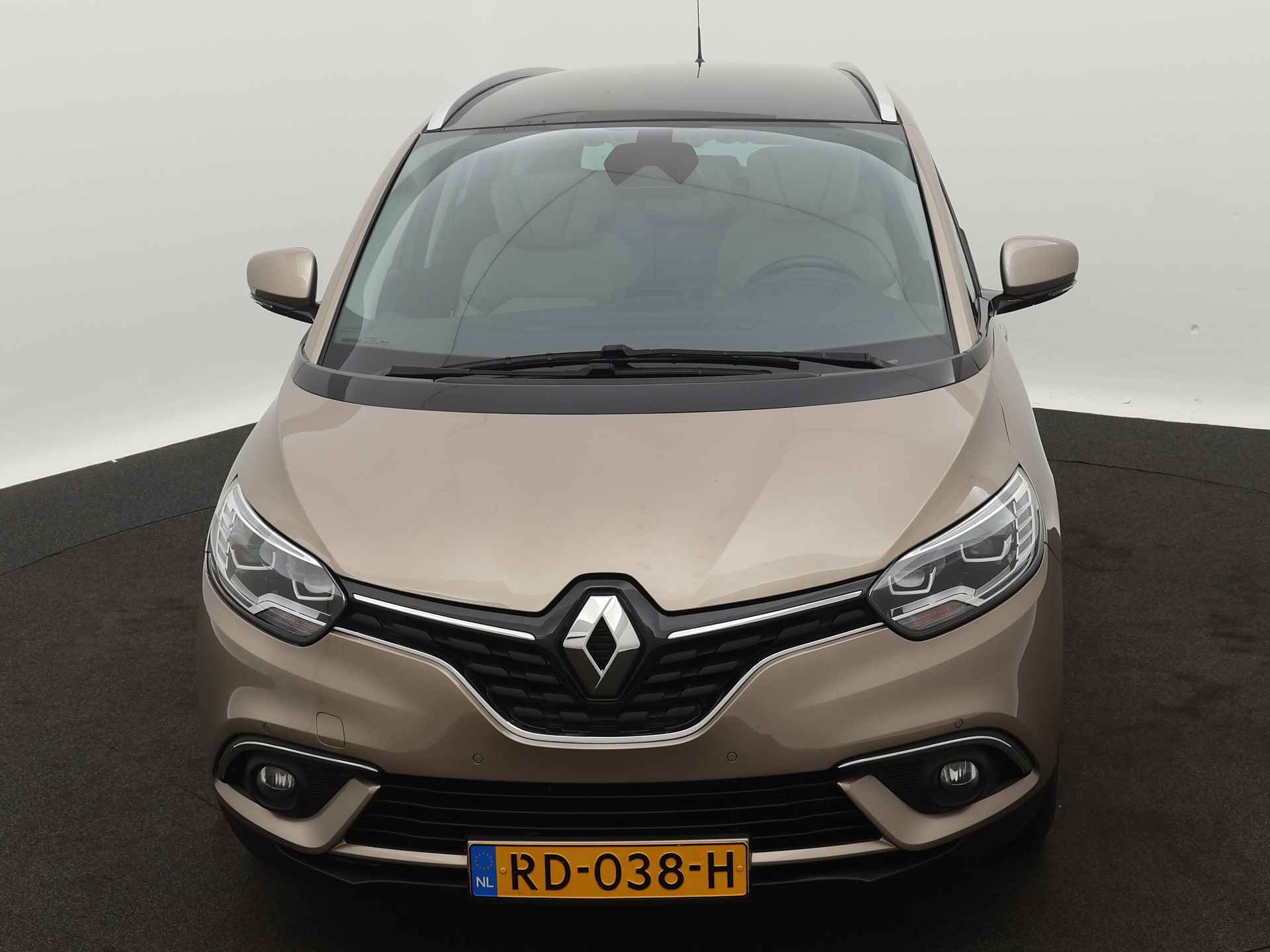 Renault Grand Scénic 1.2 TCe Bose 7p. | Panoramadak | BOSE Audio | Navigatie | Camera | Parkeersensoren | LM velgen | Leder | - 28/45