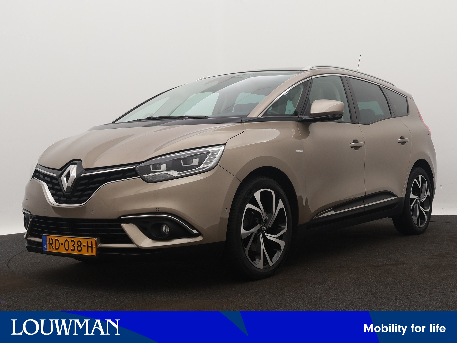 Renault Grand Scénic 1.2 TCe Bose 7p. | Panoramadak | BOSE Audio | Navigatie | Camera | Parkeersensoren | LM velgen | Leder |