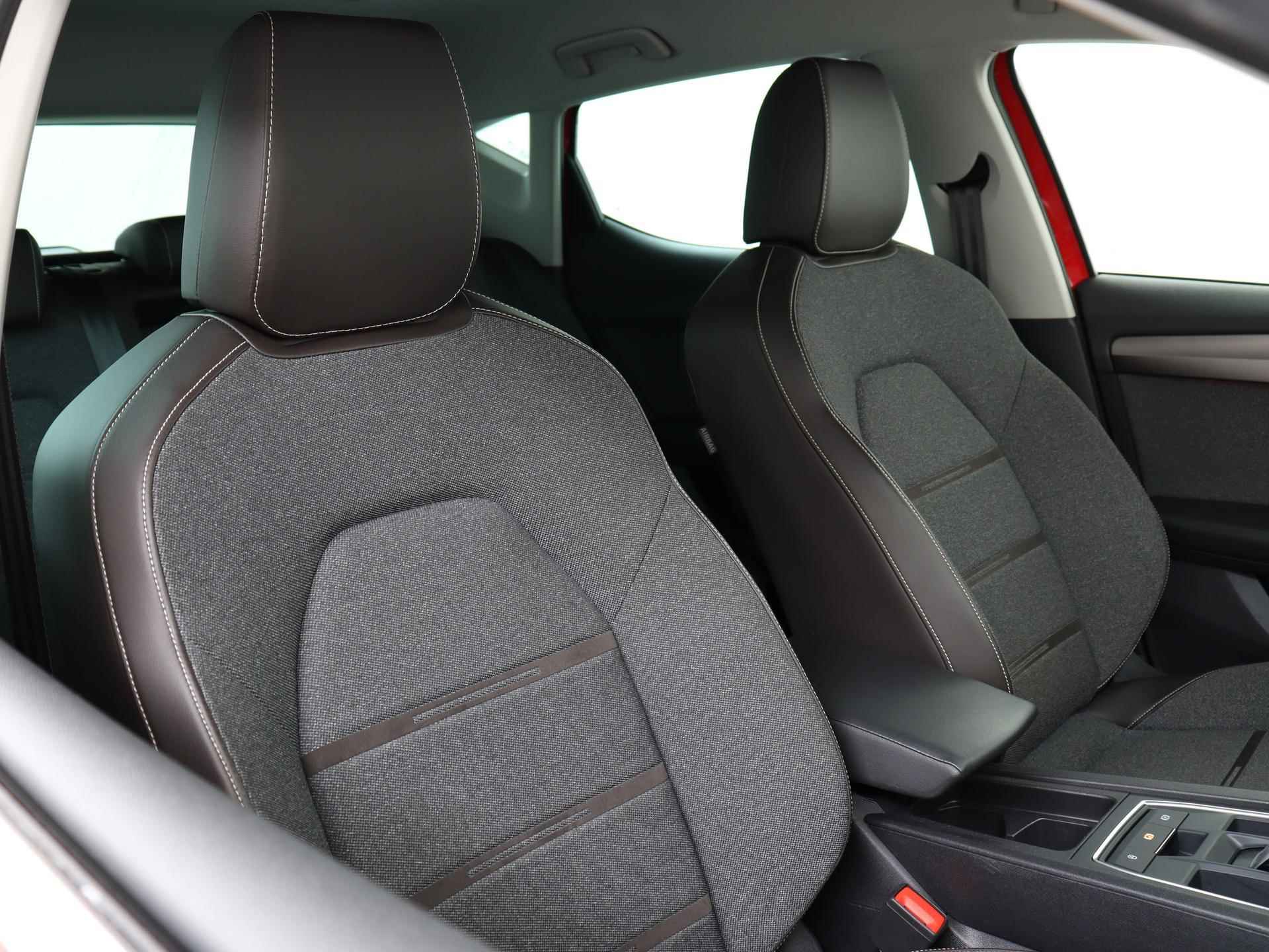 SEAT Leon 1.5 eTSI 150 PK DSG Xcellence  | Navigatie | Winter Pakket | ACC | Getint Glas | - 10/14