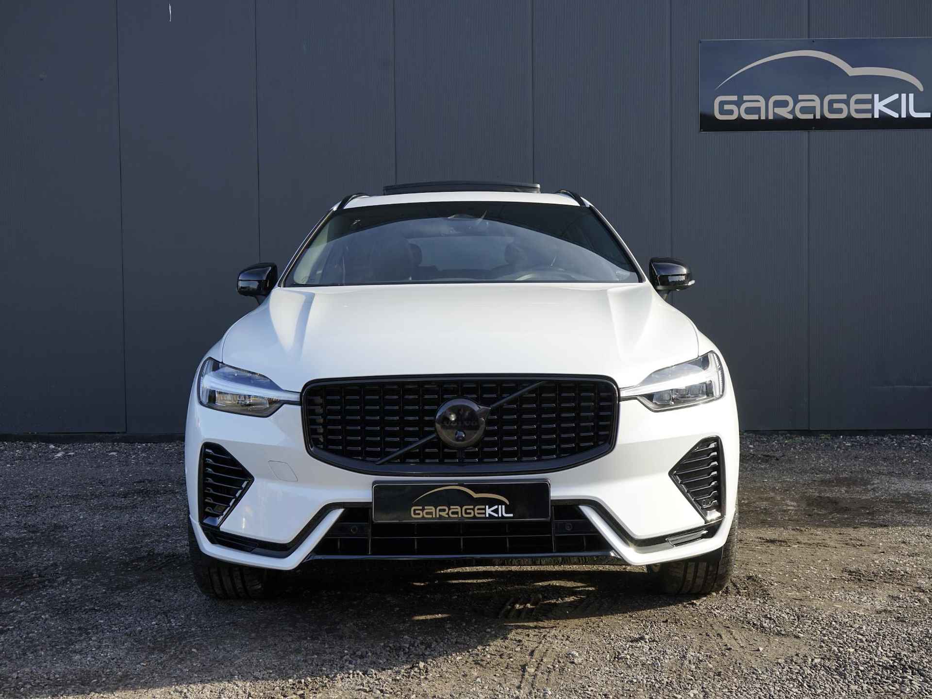 Volvo XC60 2.0 Recharge T6 AWD R-Design 1ste eig. / Dealeronderh. / 360 camera / IntelliSafe Surround / Pano / 21 inch / Parelmoer - 4/34