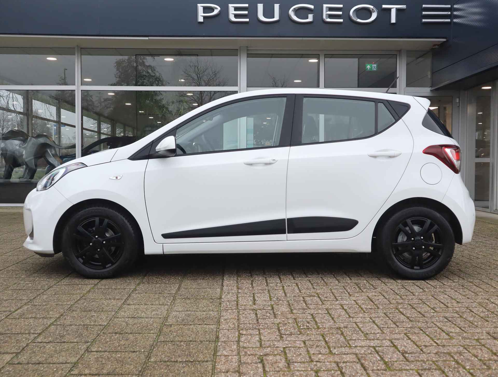 HYUNDAI I10 Comfort 1.0i 66pk, Rijklaarprijs, Navigatie DAB+ Lichtmetalen velgen Sensoren Cruise control - 2/59