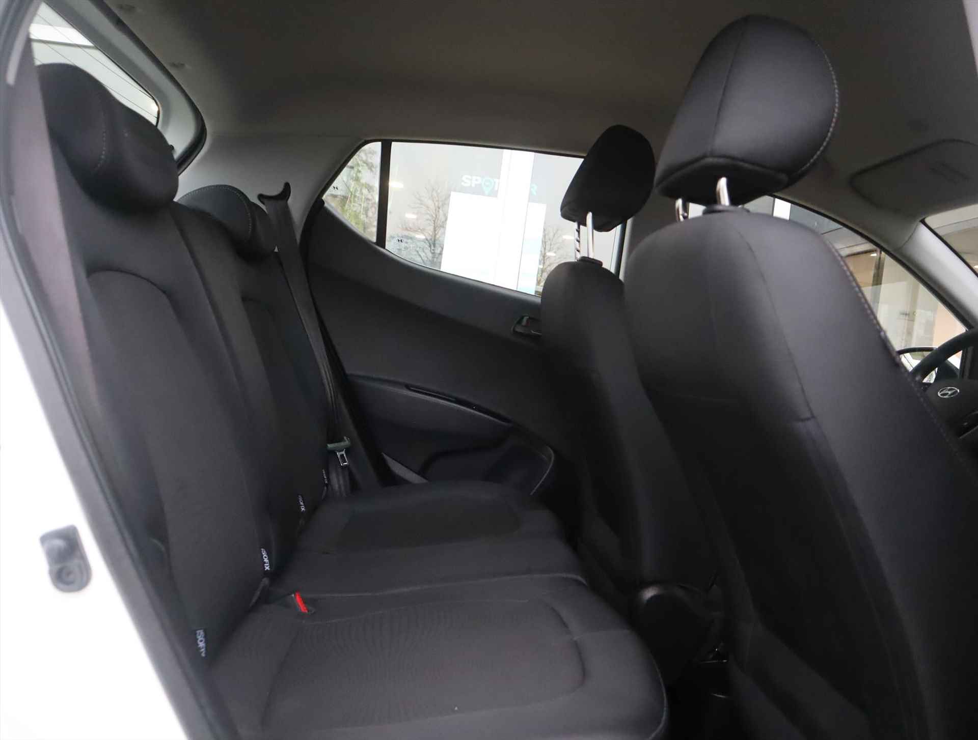 HYUNDAI I10 Comfort 1.0i 66pk, Rijklaarprijs, Navigatie DAB+ Lichtmetalen velgen Sensoren Cruise control - 8/59