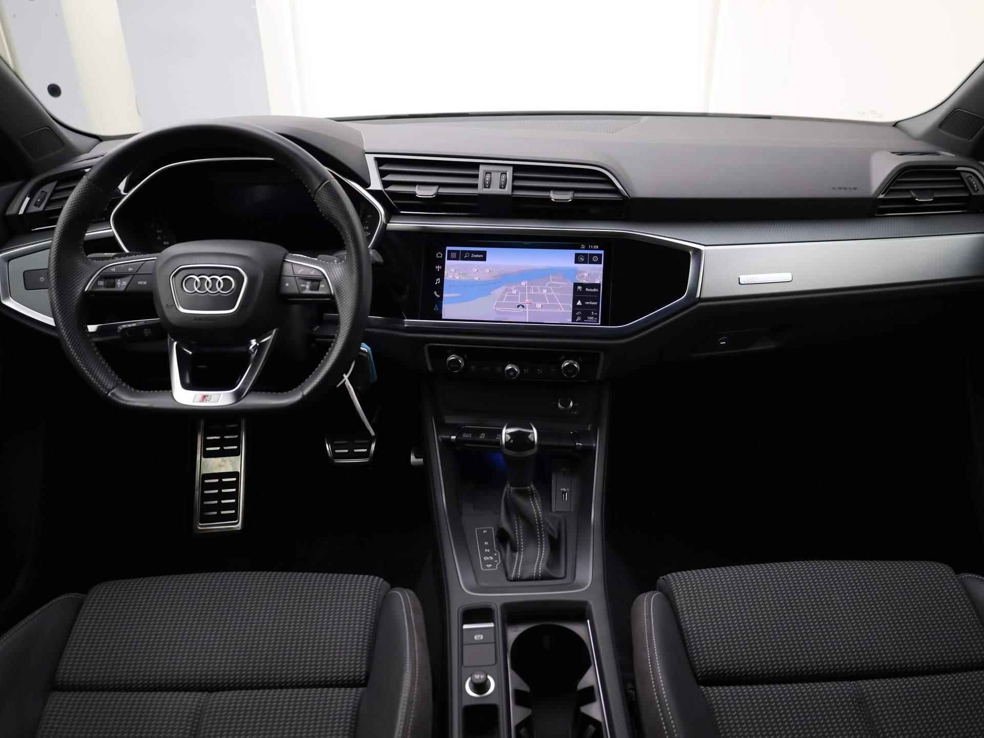 Audi Q3 35 TFSI/150PK S Line · Drive select · Leder/stof · Navigatie - 5/43