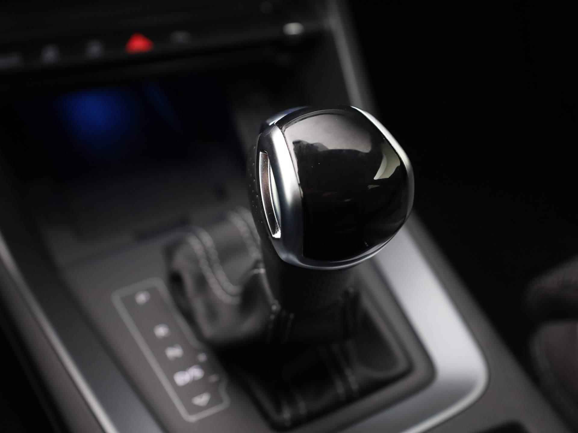 Audi Q3 35 TFSI/150PK S Line · Drive select · Leder/stof · Navigatie - 13/43