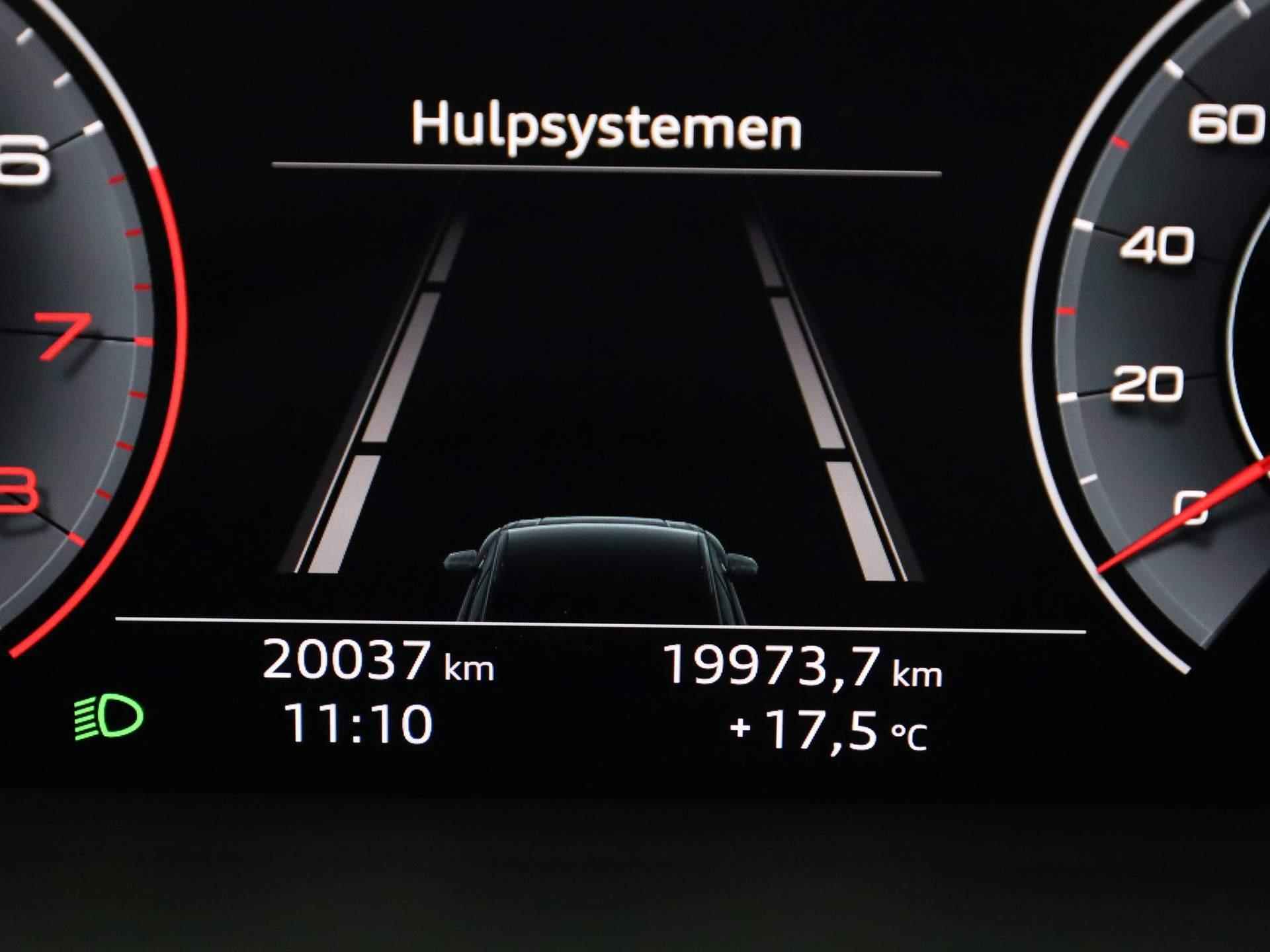 Audi Q3 35 TFSI/150PK S Line · Drive select · Leder/stof · Navigatie - 14/43