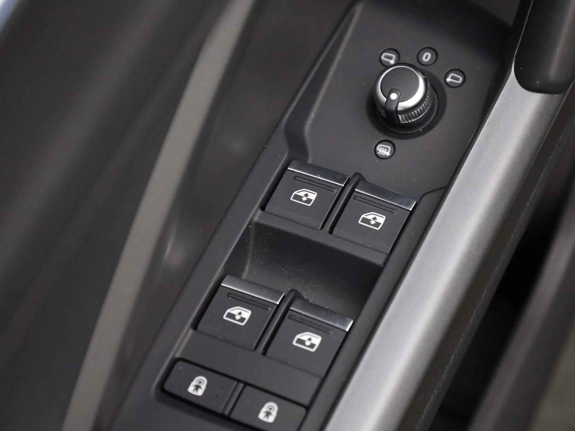 Audi Q3 35 TFSI/150PK S Line · Drive select · Leder/stof · Navigatie - 21/43