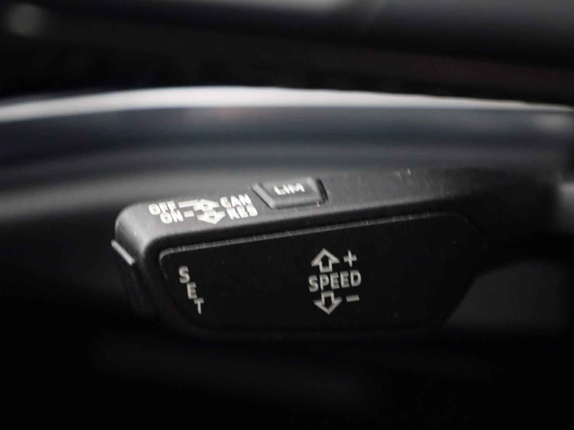 Audi Q3 35 TFSI/150PK S Line · Drive select · Leder/stof · Navigatie - 24/43