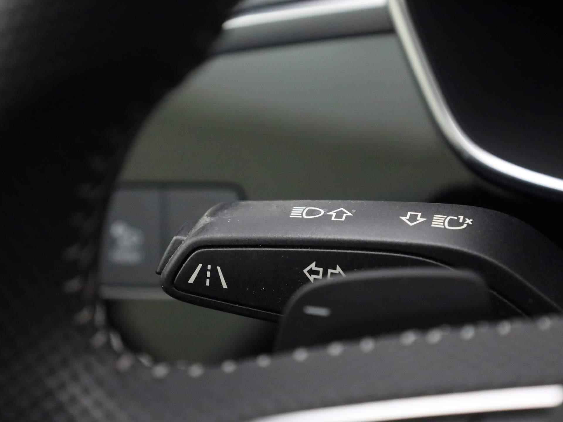 Audi Q3 35 TFSI/150PK S Line · Drive select · Leder/stof · Navigatie - 25/43