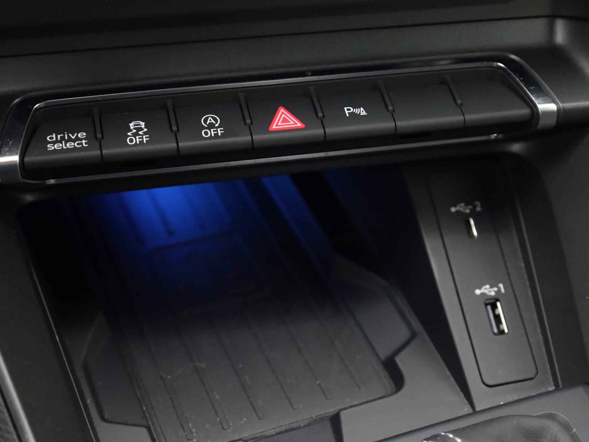 Audi Q3 35 TFSI/150PK S Line · Drive select · Leder/stof · Navigatie - 29/43
