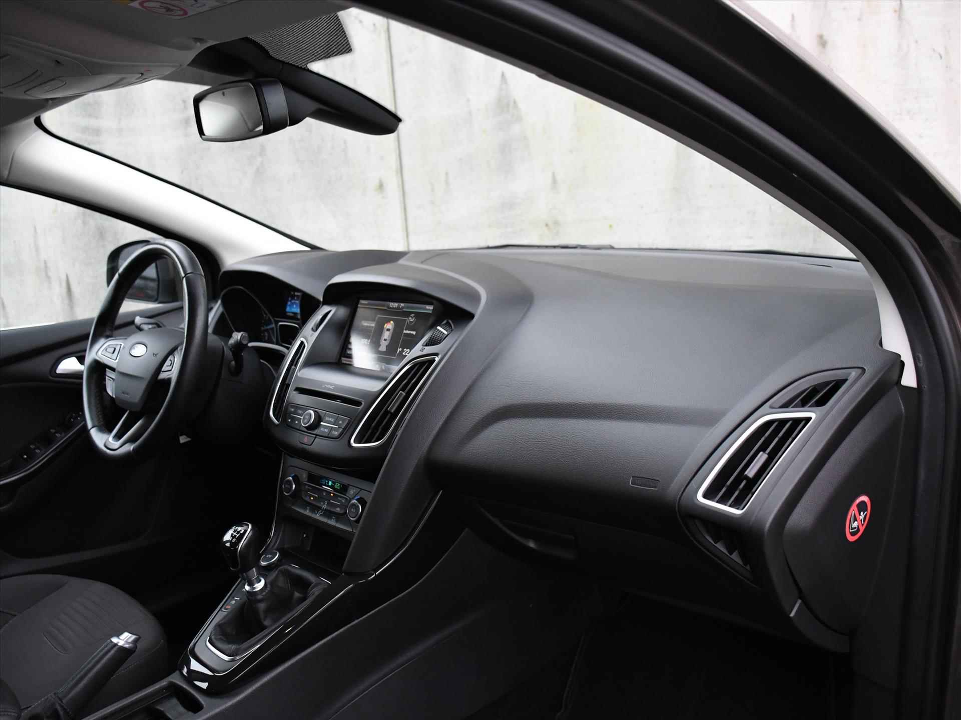 Ford Focus Titanium 1.0 EcoBoost 125pk CRUISE.C | PDC | AUTOM. INPARK. | NAVI | QUICK CLEAR | 17''LM | CLIMA | 12 MND GARANTIE - 7/31
