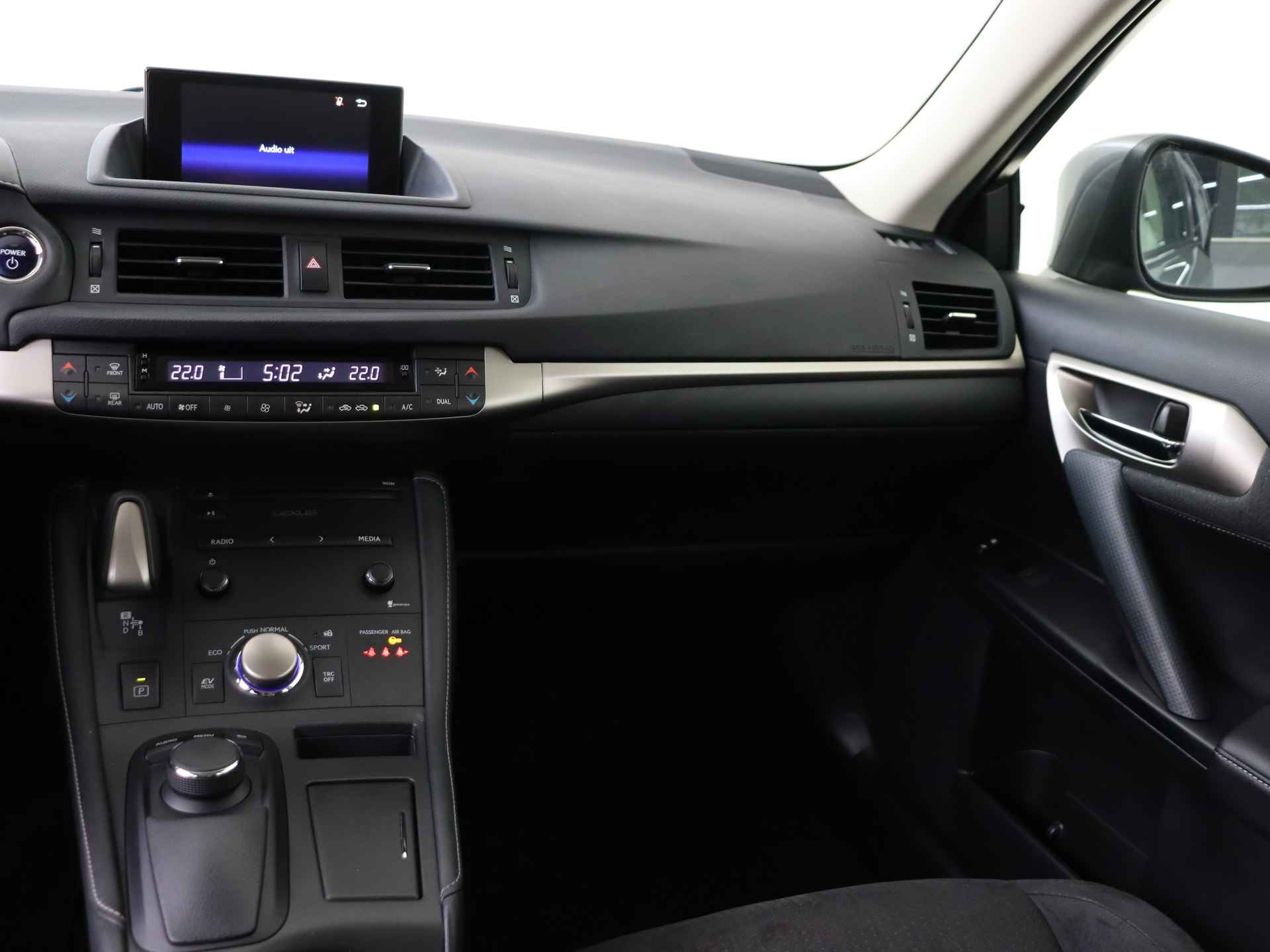 Lexus CT 200h Business Line Limited | Parkeersensoren | Navigatie | Bluetooth | - 8/46