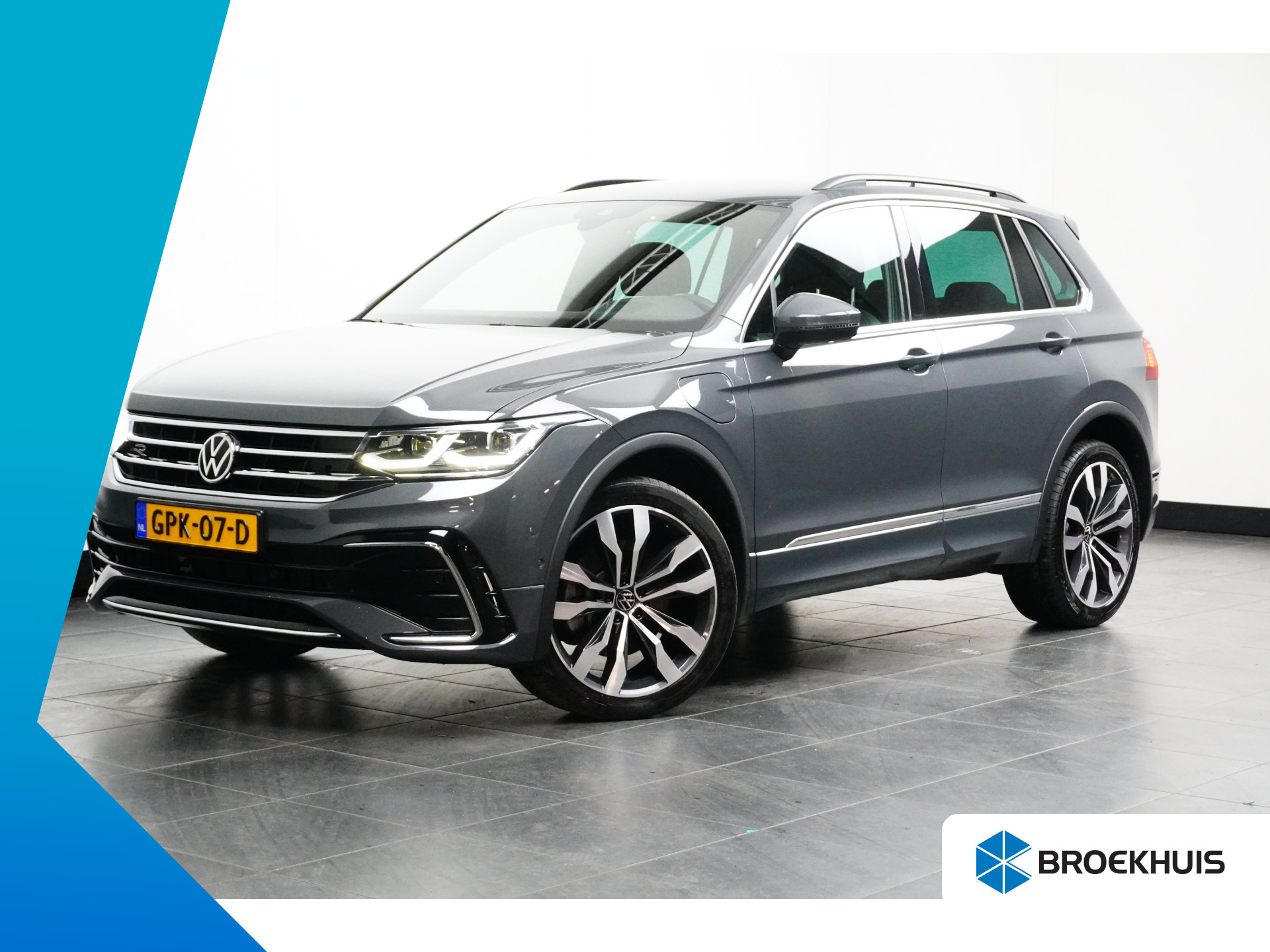 Volkswagen Tiguan 1.4 TSI 245 pk eHybrid R-Line Business 6-DSG | Trekhaak wegklapbaar | Achteruitrijcamera | Head-up display