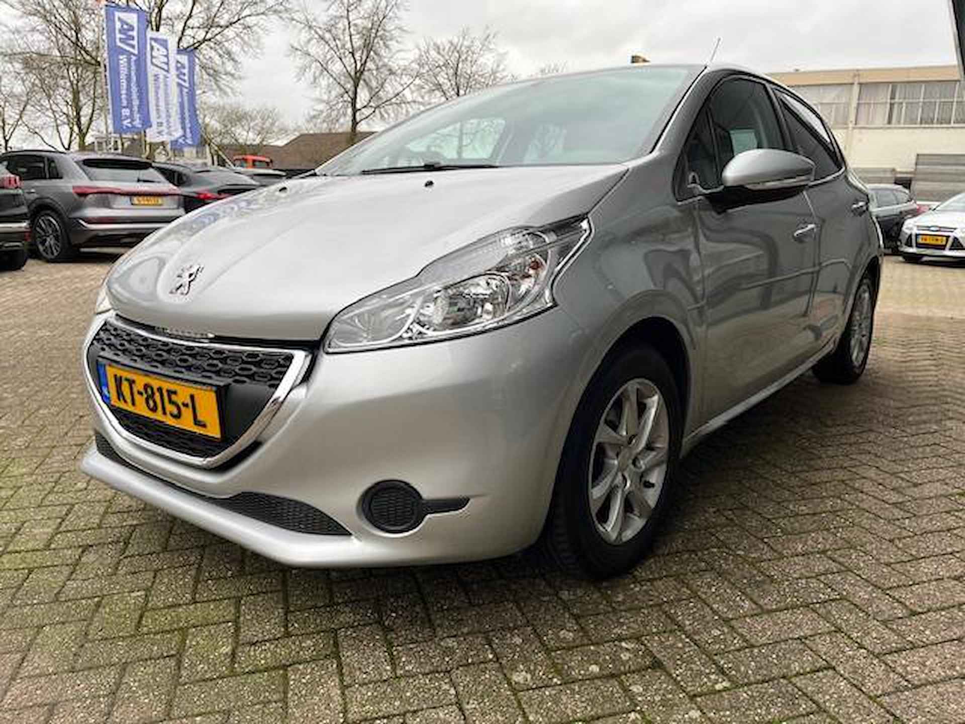 Peugeot 208 1.2 VTi Active - 6/17