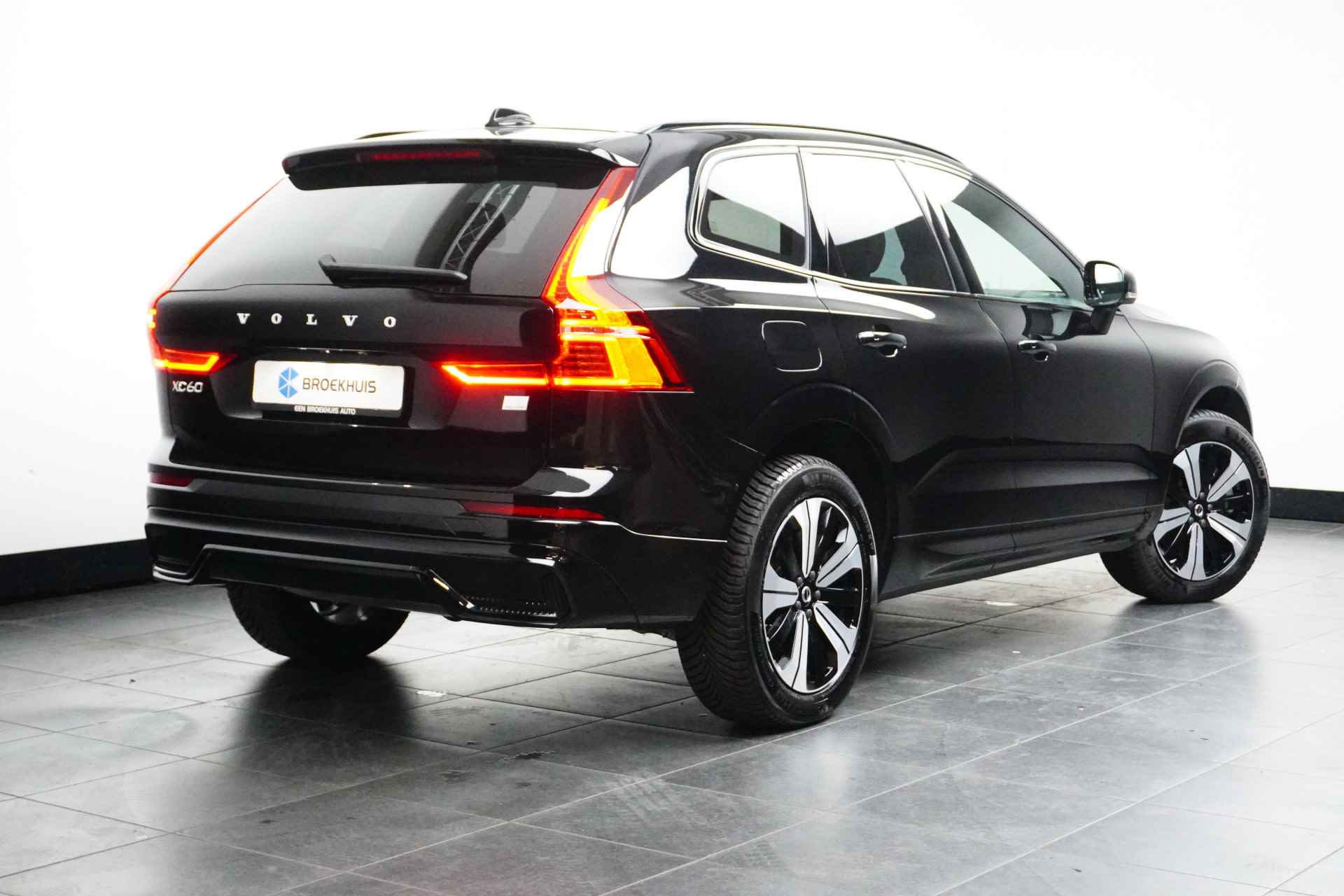 Volvo XC60 Recharge T6 AWD Plus Dark | Panoramadak | Pilot Assist | Trekhaak | Camera | Full LED | Keyless | Privacy-glass | BLIS - 5/34