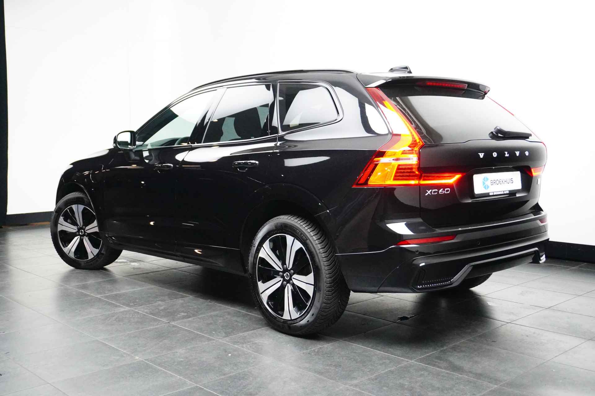 Volvo XC60 Recharge T6 AWD Plus Dark | Panoramadak | Pilot Assist | Trekhaak | Camera | Full LED | Keyless | Privacy-glass | BLIS - 6/34