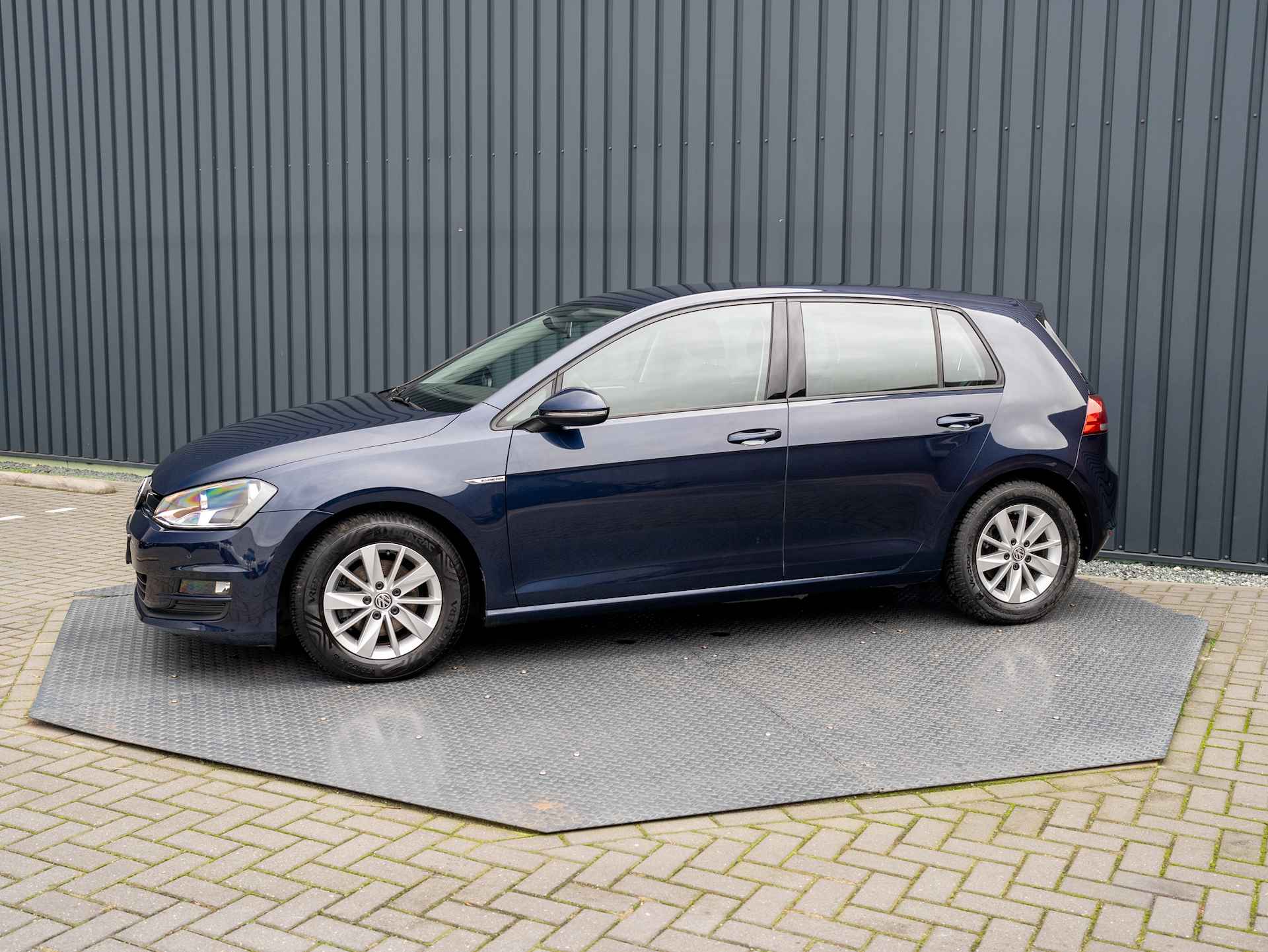 Volkswagen Golf 1.0 TSI 116PK DSG Trendline | Apple Carplay / Android Auto | Parkeersensoren | Prijs Rijklaar!! - 3/45