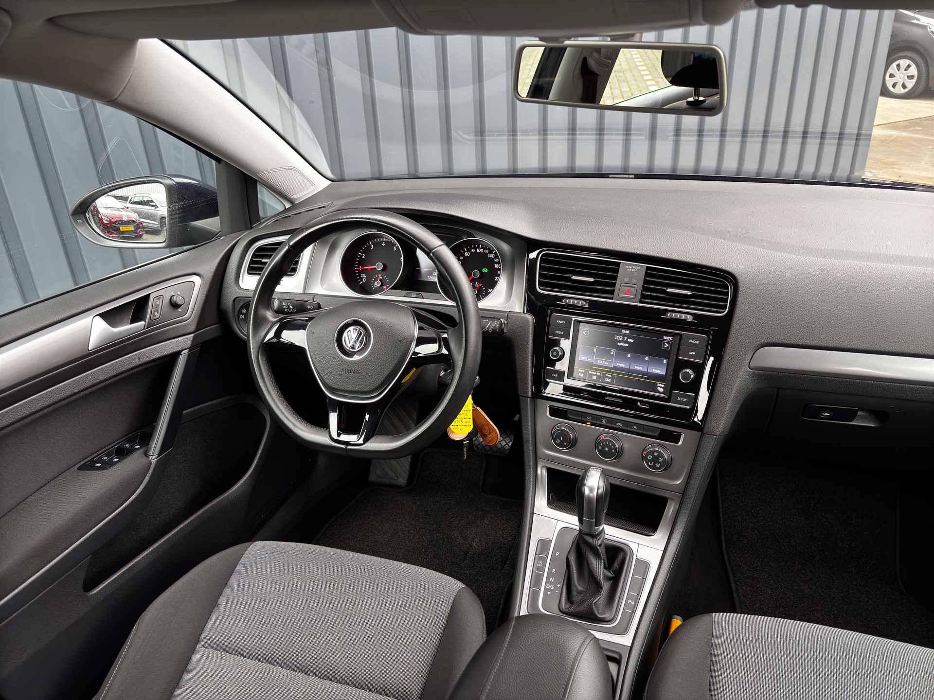 Volkswagen Golf 1.0 TSI 116PK DSG Trendline | Apple Carplay / Android Auto | Parkeersensoren | Prijs Rijklaar!! - 8/45