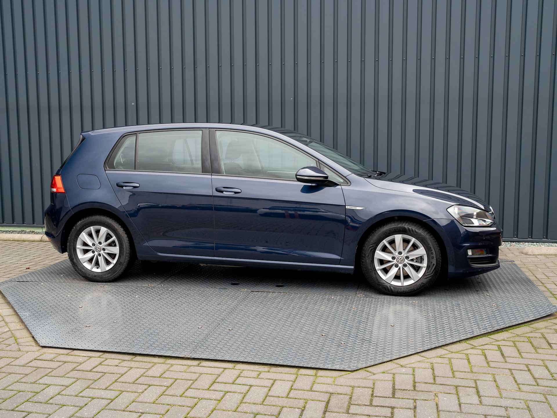 Volkswagen Golf 1.0 TSI 116PK DSG Trendline | Apple Carplay / Android Auto | Parkeersensoren | Prijs Rijklaar!! - 23/45