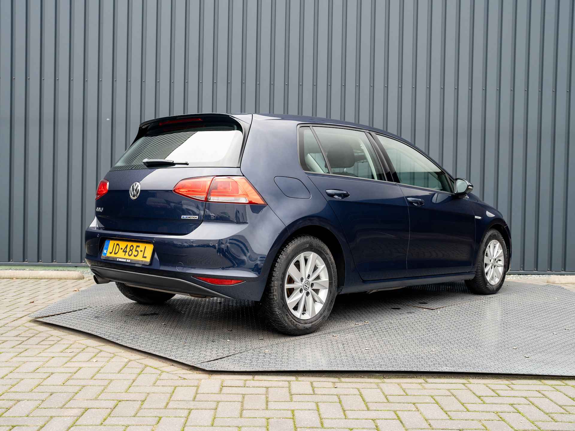 Volkswagen Golf 1.0 TSI 116PK DSG Trendline | Apple Carplay / Android Auto | Parkeersensoren | Prijs Rijklaar!! - 24/45