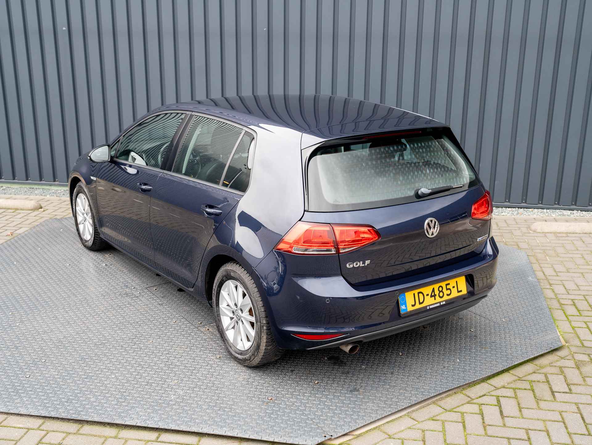 Volkswagen Golf 1.0 TSI 116PK DSG Trendline | Apple Carplay / Android Auto | Parkeersensoren | Prijs Rijklaar!! - 37/45