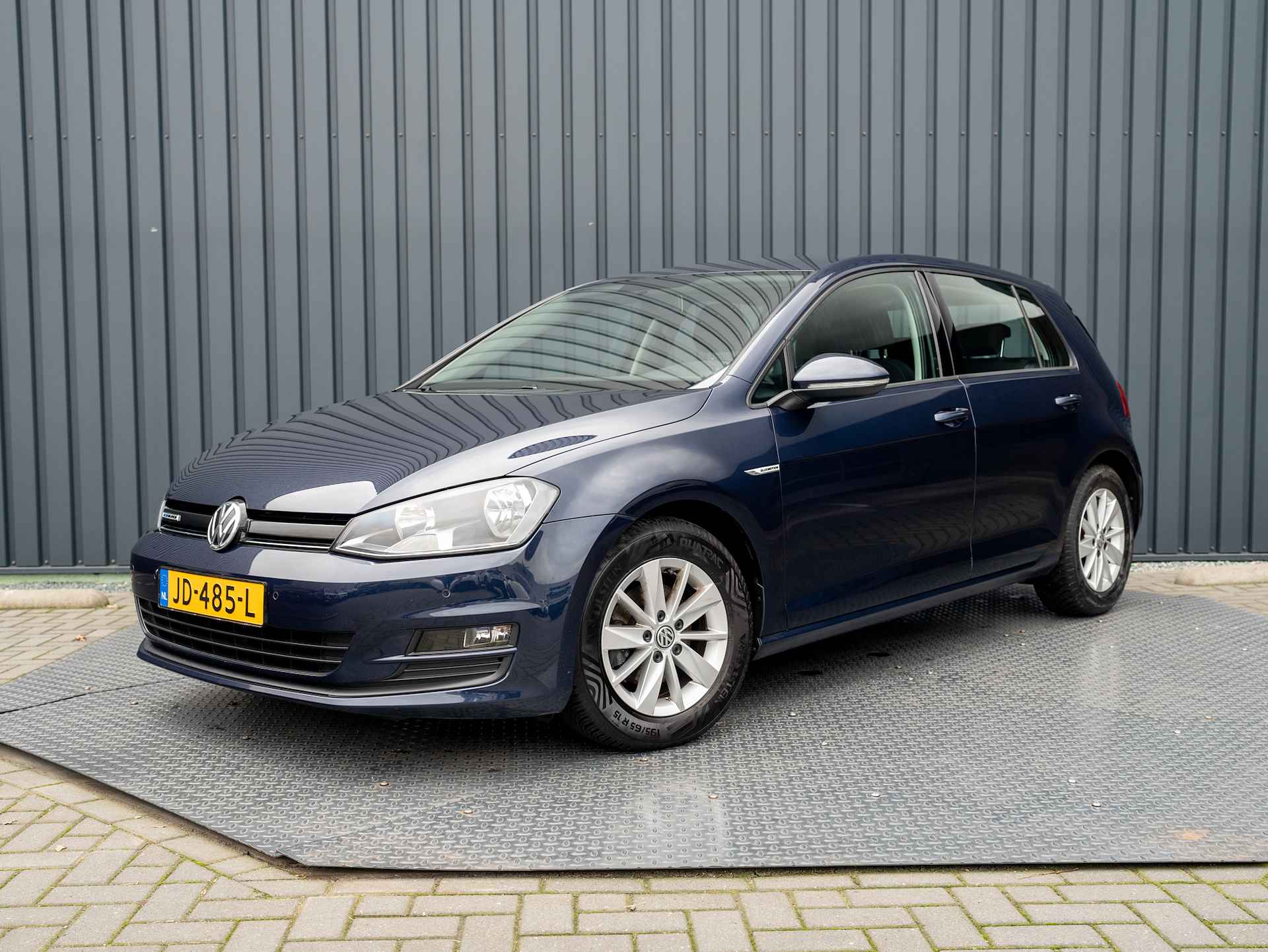 Volkswagen Golf 1.0 TSI 116PK DSG Trendline | Apple Carplay / Android Auto | Parkeersensoren | Prijs Rijklaar!! - 40/45