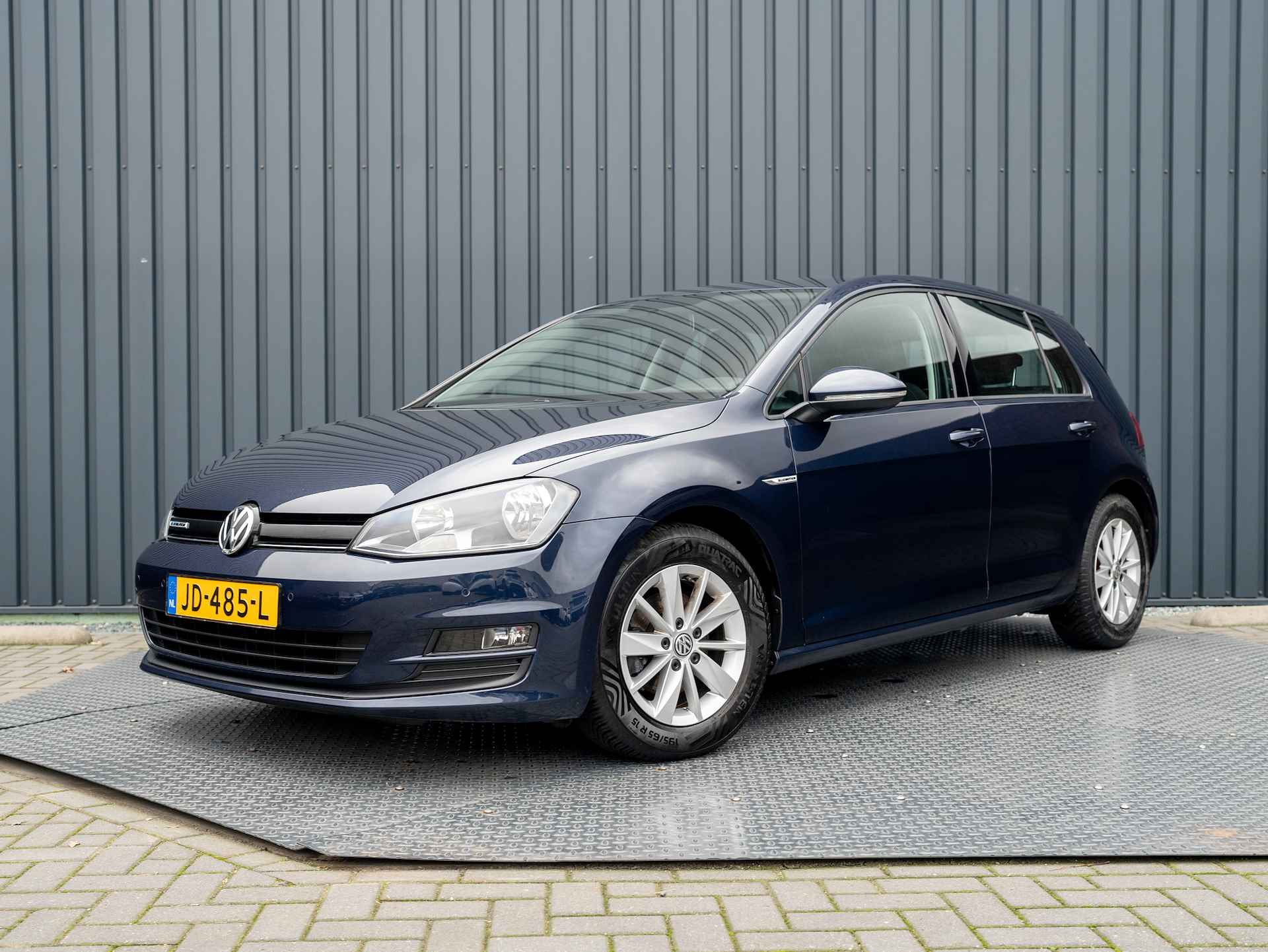 Volkswagen Golf 1.0 TSI 116PK DSG Trendline | Apple Carplay / Android Auto | Parkeersensoren | Prijs Rijklaar!! - 44/45