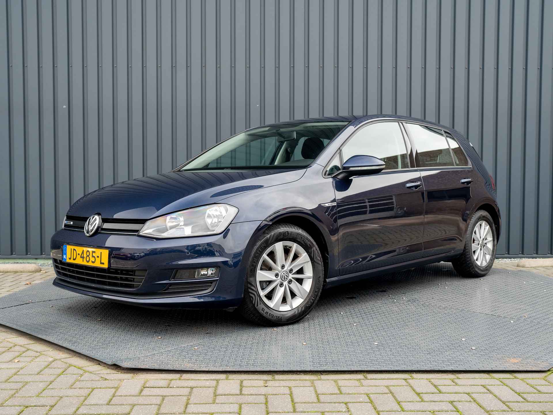 Volkswagen Golf 1.0 TSI 116PK DSG Trendline | Apple Carplay / Android Auto | Parkeersensoren | Prijs Rijklaar!! - 45/45