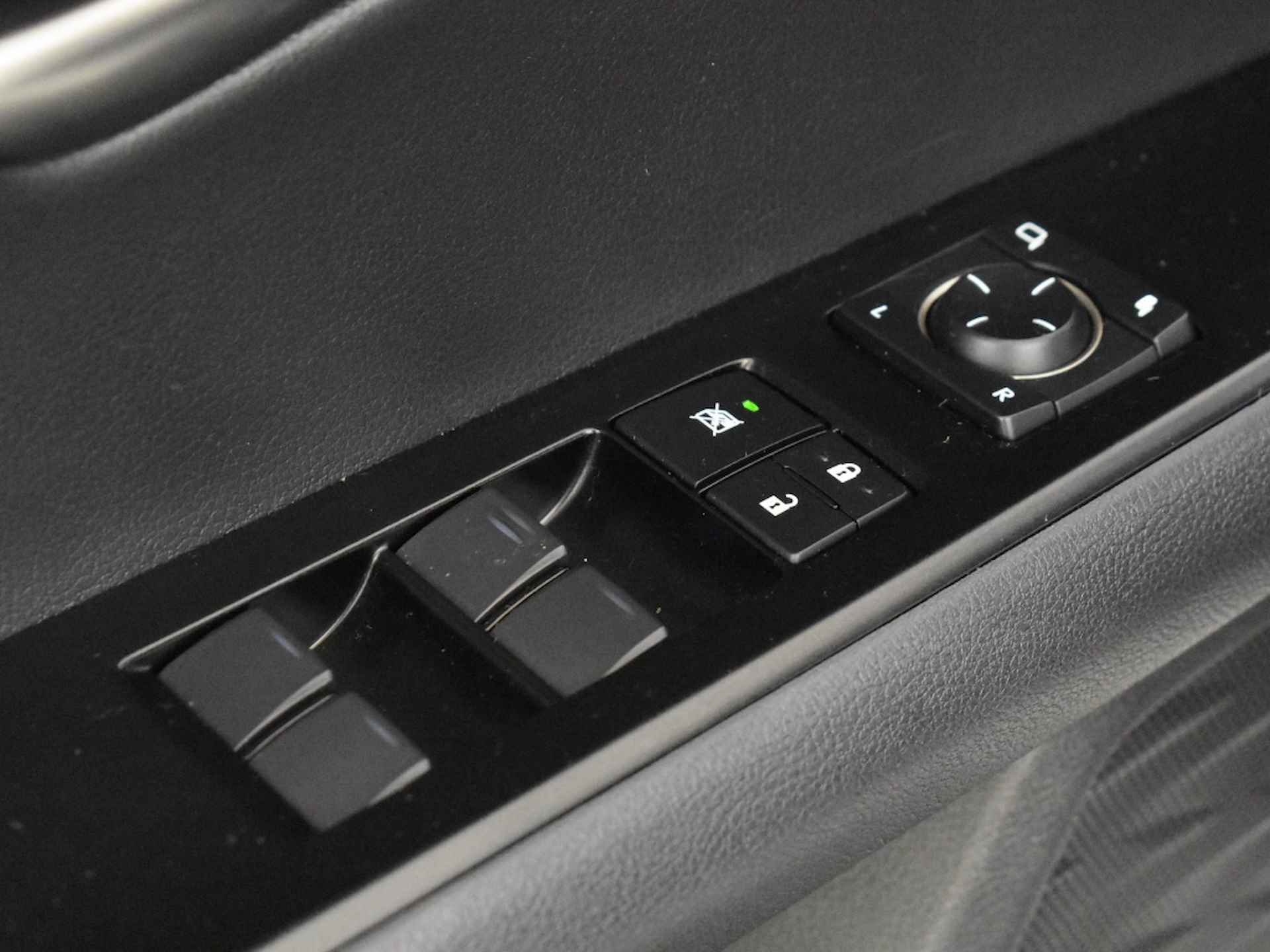 Lexus UX 250h Business Line | Navi | LED | Camera - 24/35