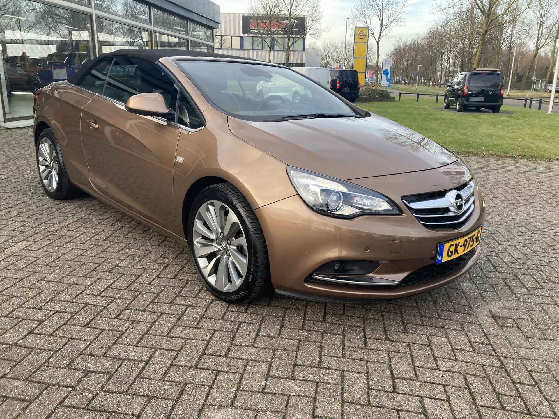 Opel Cascada 1.6 Turbo Cosmo | ECC | Navi | Winterpakket | Elektrisch Pakket | Leder | AGR | Parkpilot | 19"LM-Velgen | Trekhaak | Dealer onderhouden - 6/56