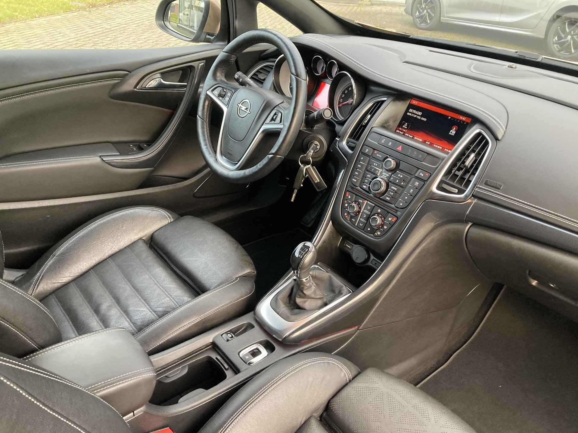 Opel Cascada 1.6 Turbo Cosmo | ECC | Navi | Winterpakket | Elektrisch Pakket | Leder | AGR | Parkpilot | 19"LM-Velgen | Trekhaak | Dealer onderhouden - 39/56