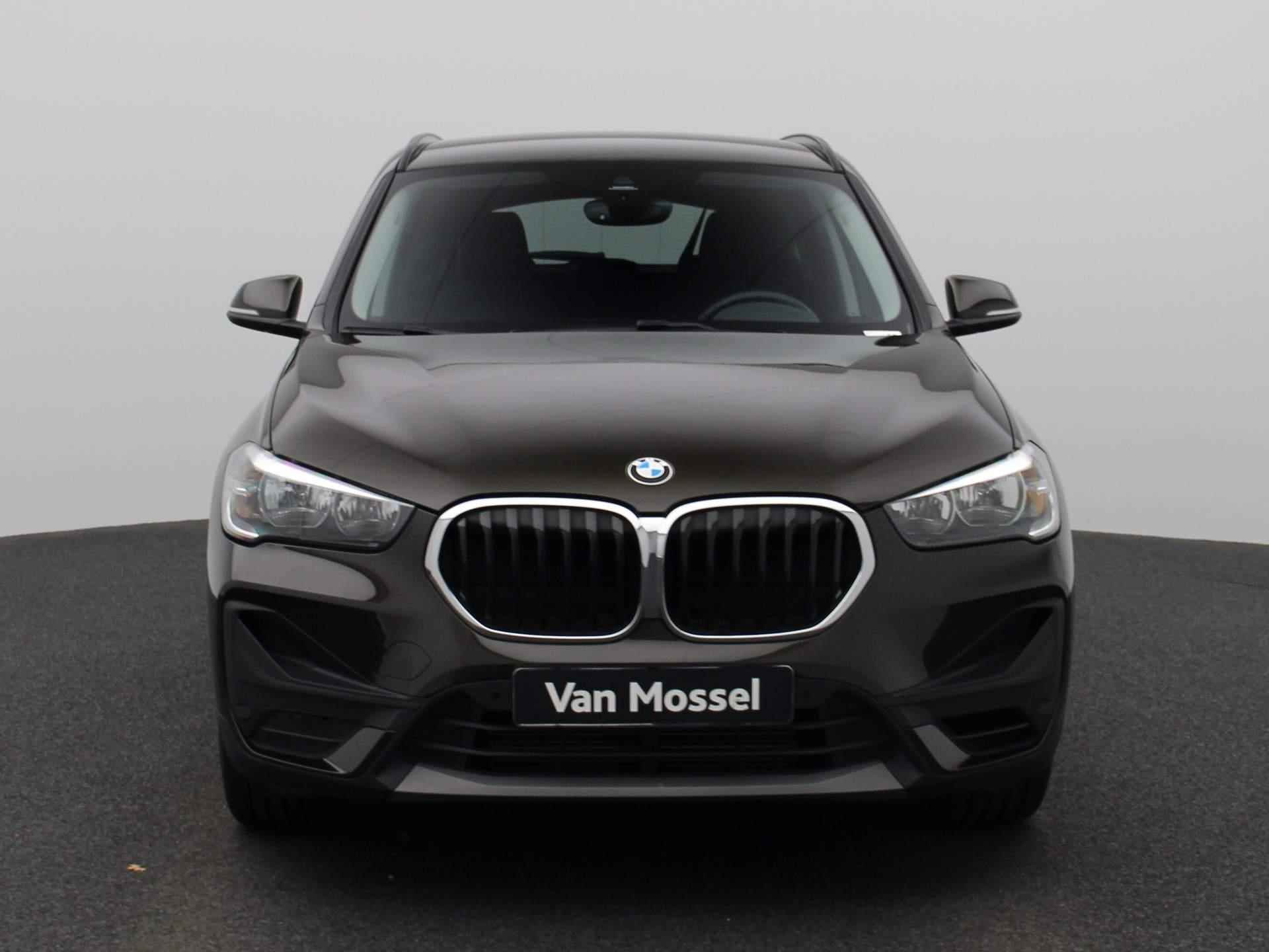 BMW X1 sDrive18i Executive | Automaat | Climate control | Navigatie | LMV | Parkeer sensoren | - 4/37