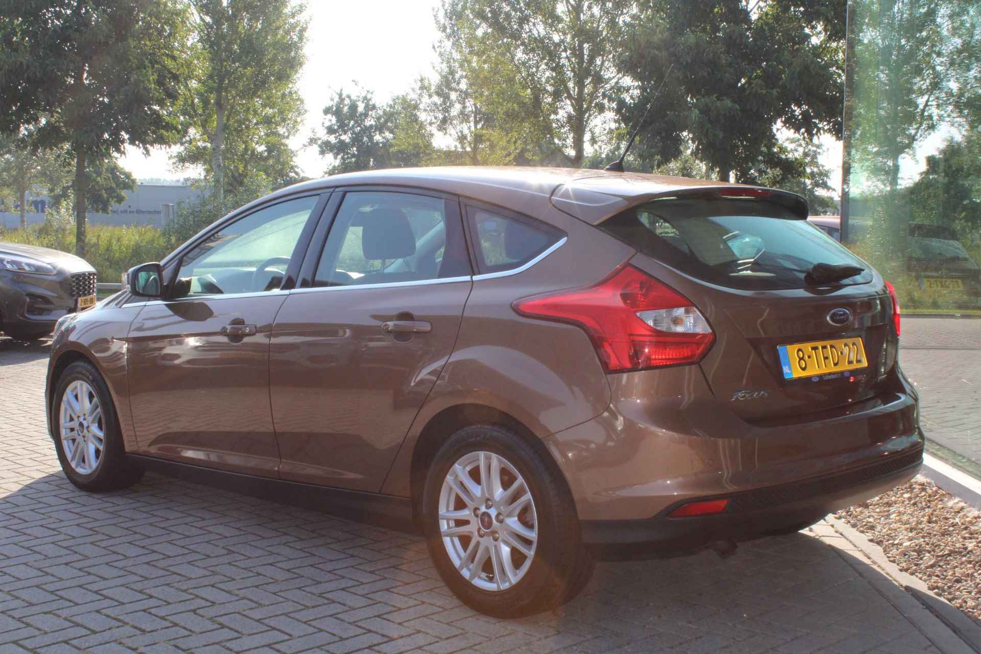 Ford Focus 1.0 EcoBoost 125 PK Titanium | Climate Control | Cruise Control | Voorruitverwarming | PDC V +A | Lichtmetalen Velgen | Dealeronderhouden | Inclusief nieuwe distributieriem!!!! - 4/28