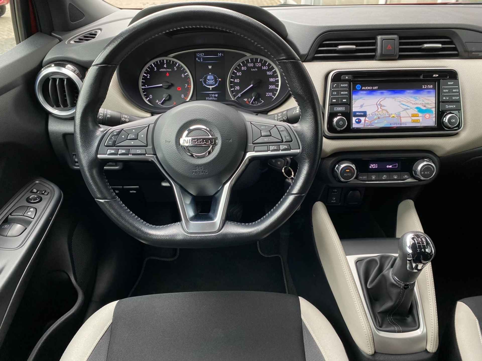 NISSAN Micra 0.9 IG-T 90pk N-Connecta | Navigatie | Clima | 360-camera | Bose | All Season Banden - 5/25