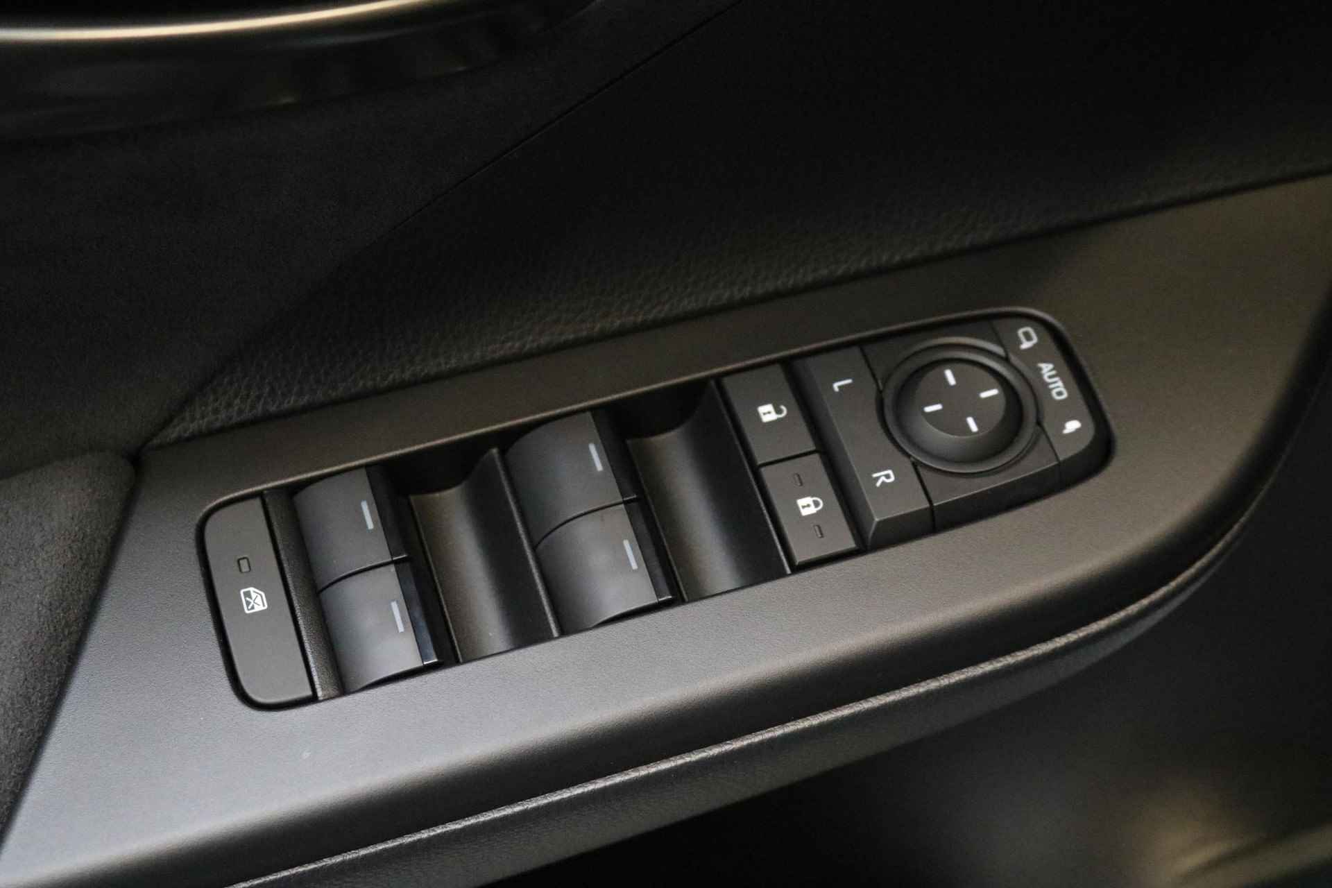 Toyota C-HR Plug-in Hybrid 220 Première Edition, Demo voordeel - 17/47