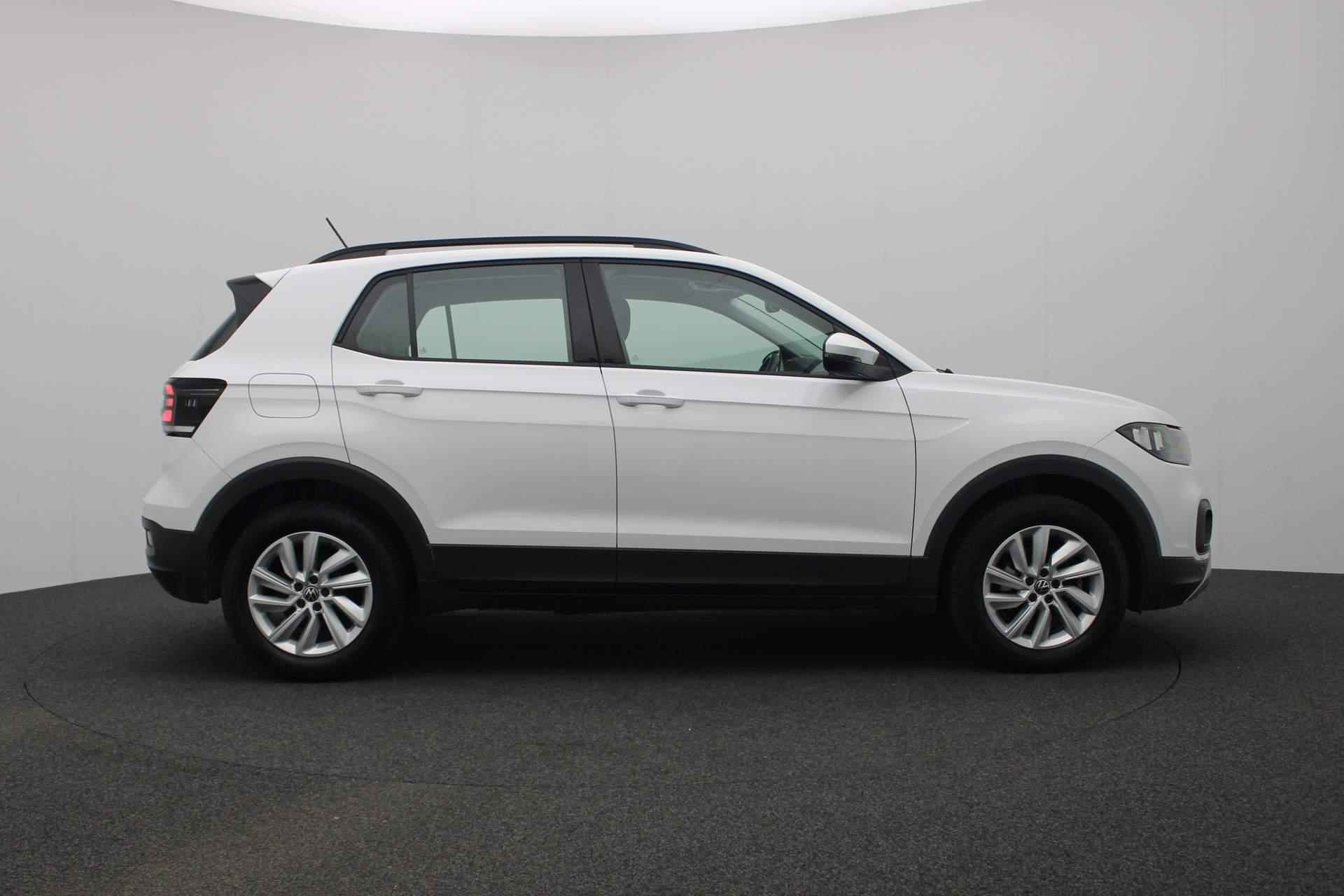 Volkswagen T-Cross 1.0 TSI 95PK Life Business | Parkeersensoren voor/achter | Navi | ACC | Apple Carplay / Android Auto - 17/33