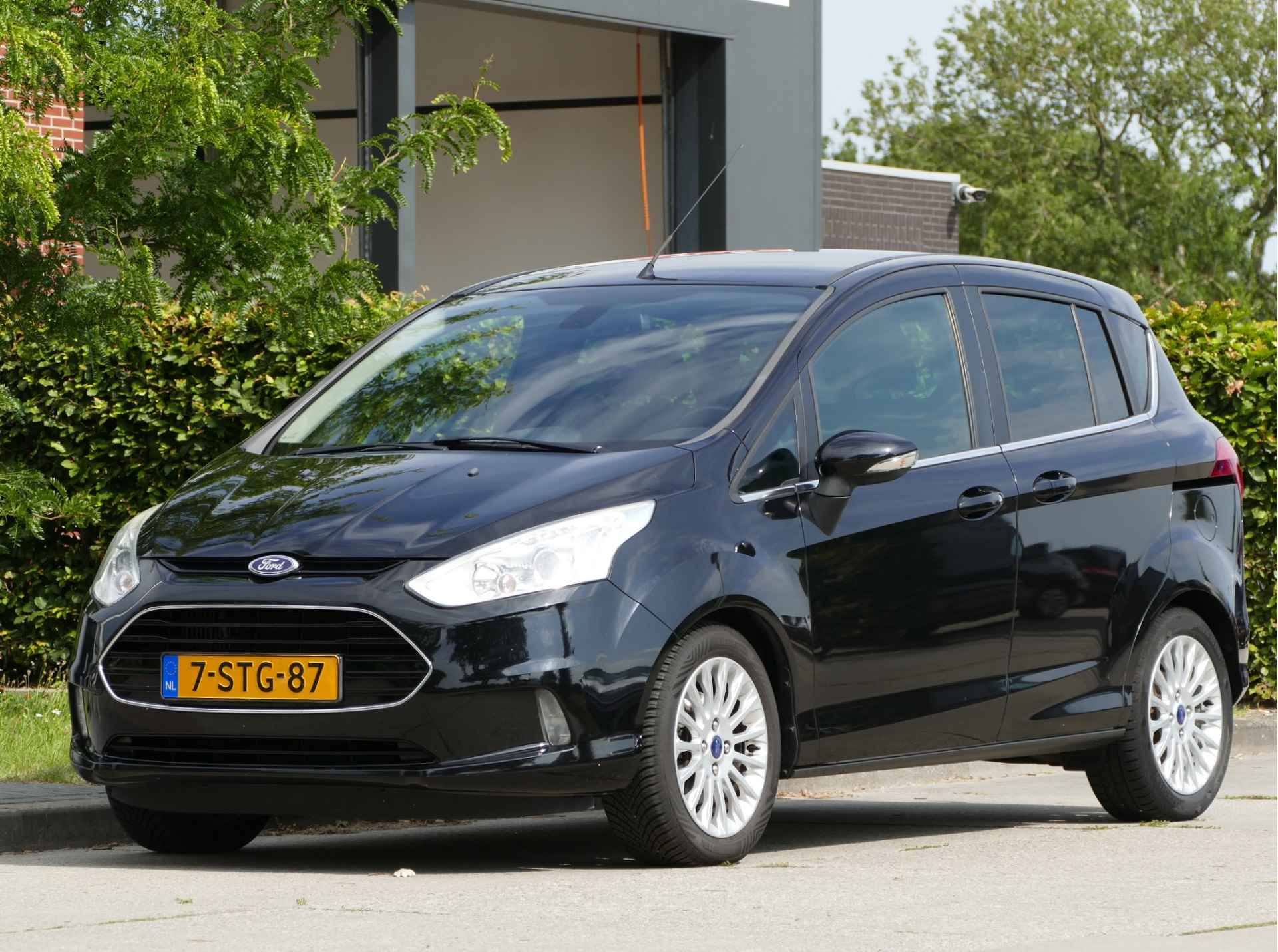 Ford B-MAX 1.0 EcoBoost Titanium | navigatie | all-season-banden | trekhaak | nieuwe distributieriem - 1/44