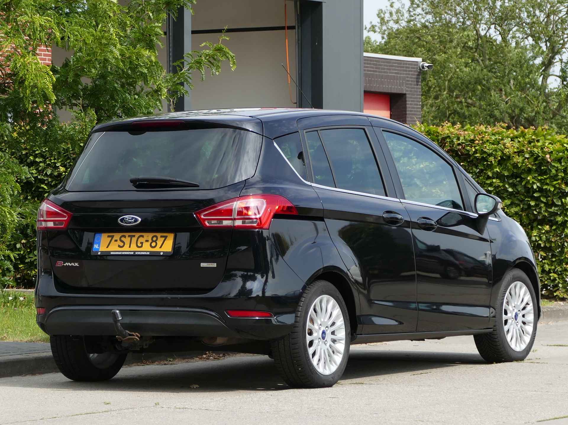 Ford B-MAX 1.0 EcoBoost Titanium | navigatie | all-season-banden | trekhaak | nieuwe distributieriem - 2/44