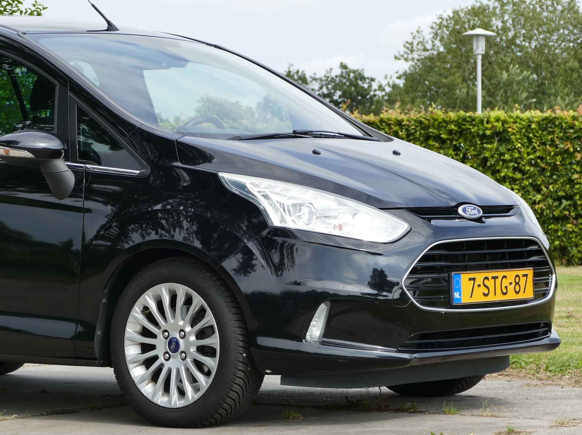 Ford B-MAX 1.0 EcoBoost Titanium | navigatie | all-season-banden | trekhaak | nieuwe distributieriem - 3/44