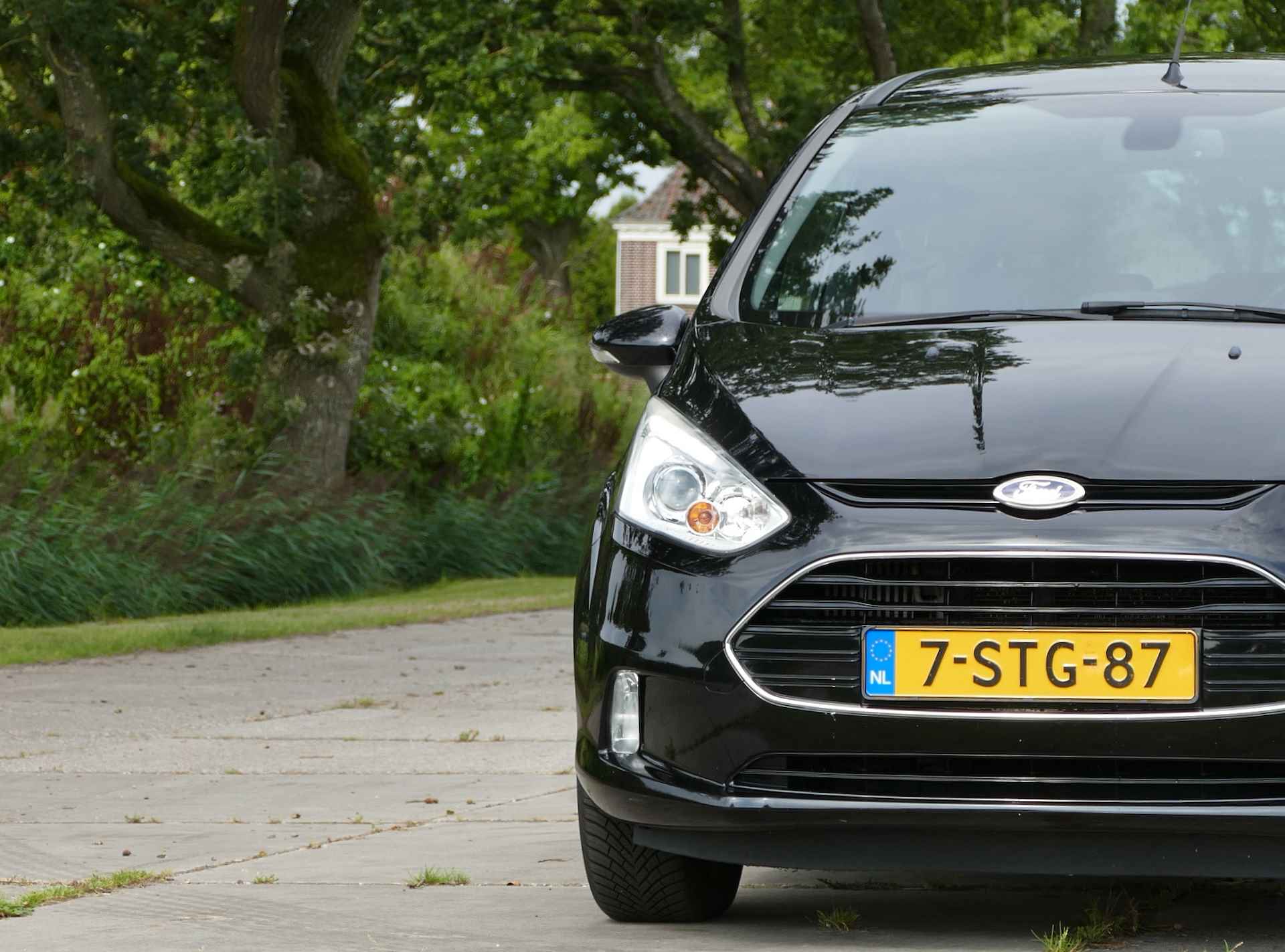 Ford B-MAX 1.0 EcoBoost Titanium | navigatie | all-season-banden | trekhaak | nieuwe distributieriem - 11/44