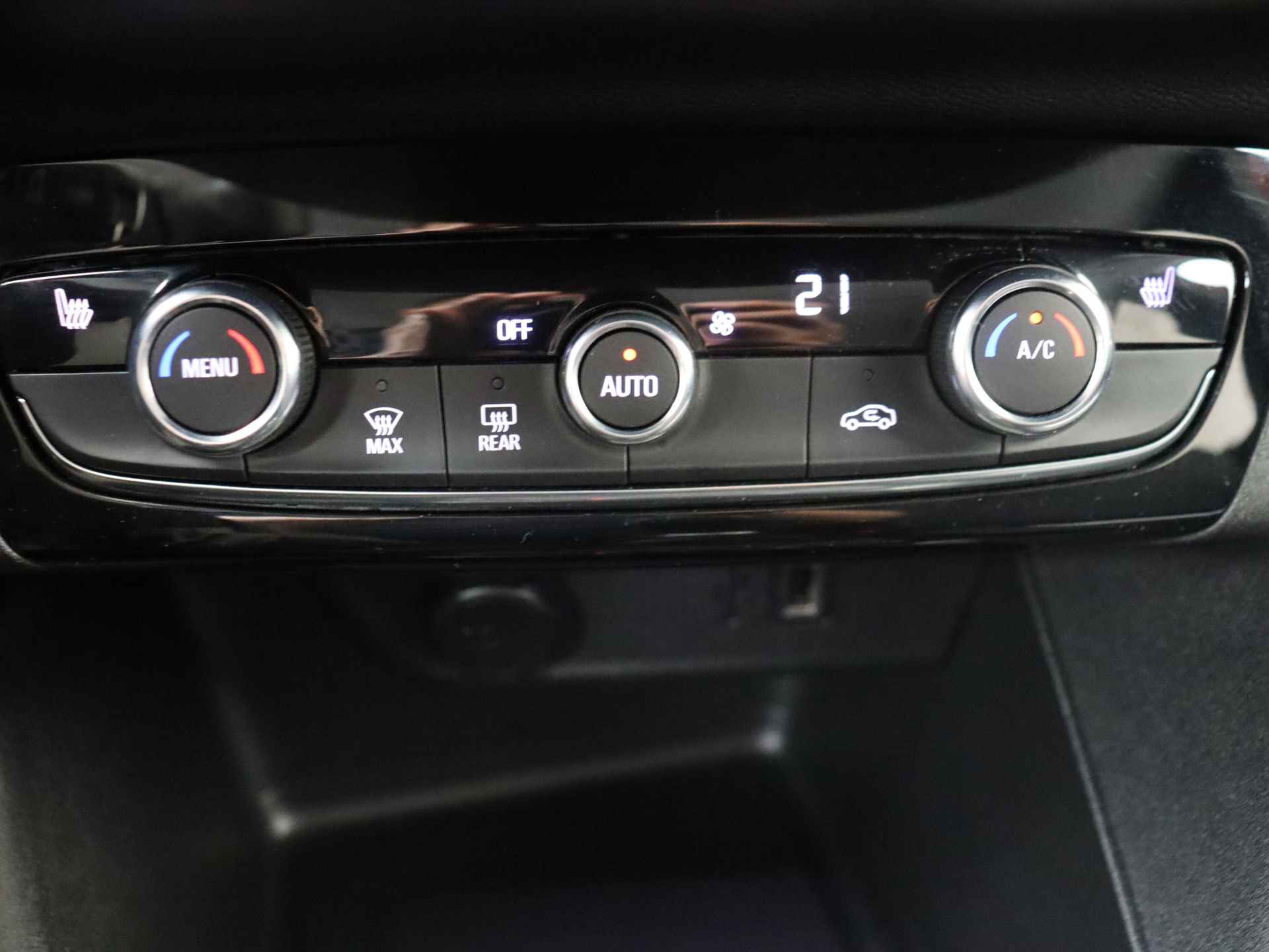 Opel Corsa 1.2 Edition 5 deurs | Navigatie by App | Climate Control - 19/32