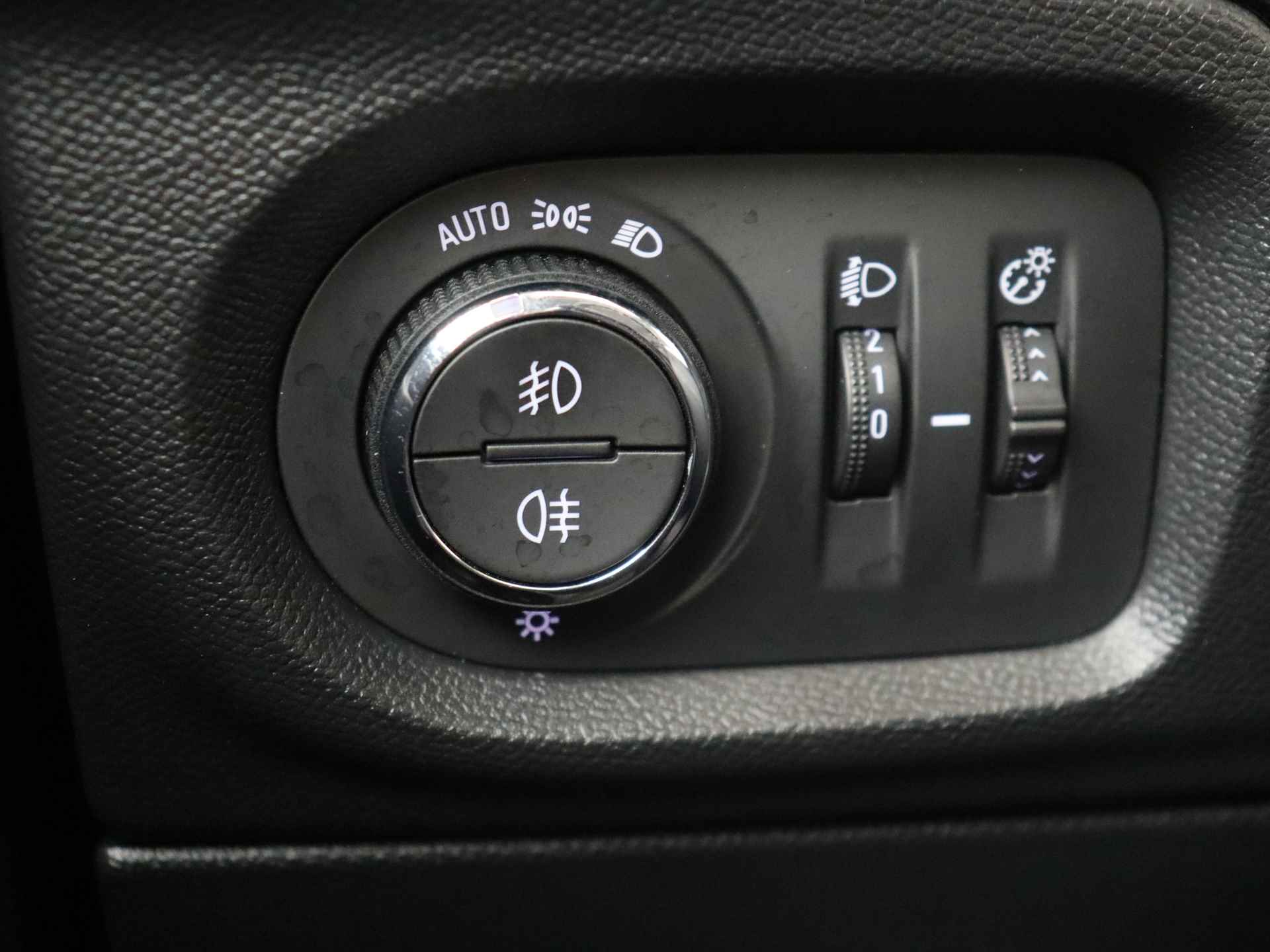 Opel Corsa 1.2 Edition 5 deurs | Navigatie by App | Climate Control - 26/32