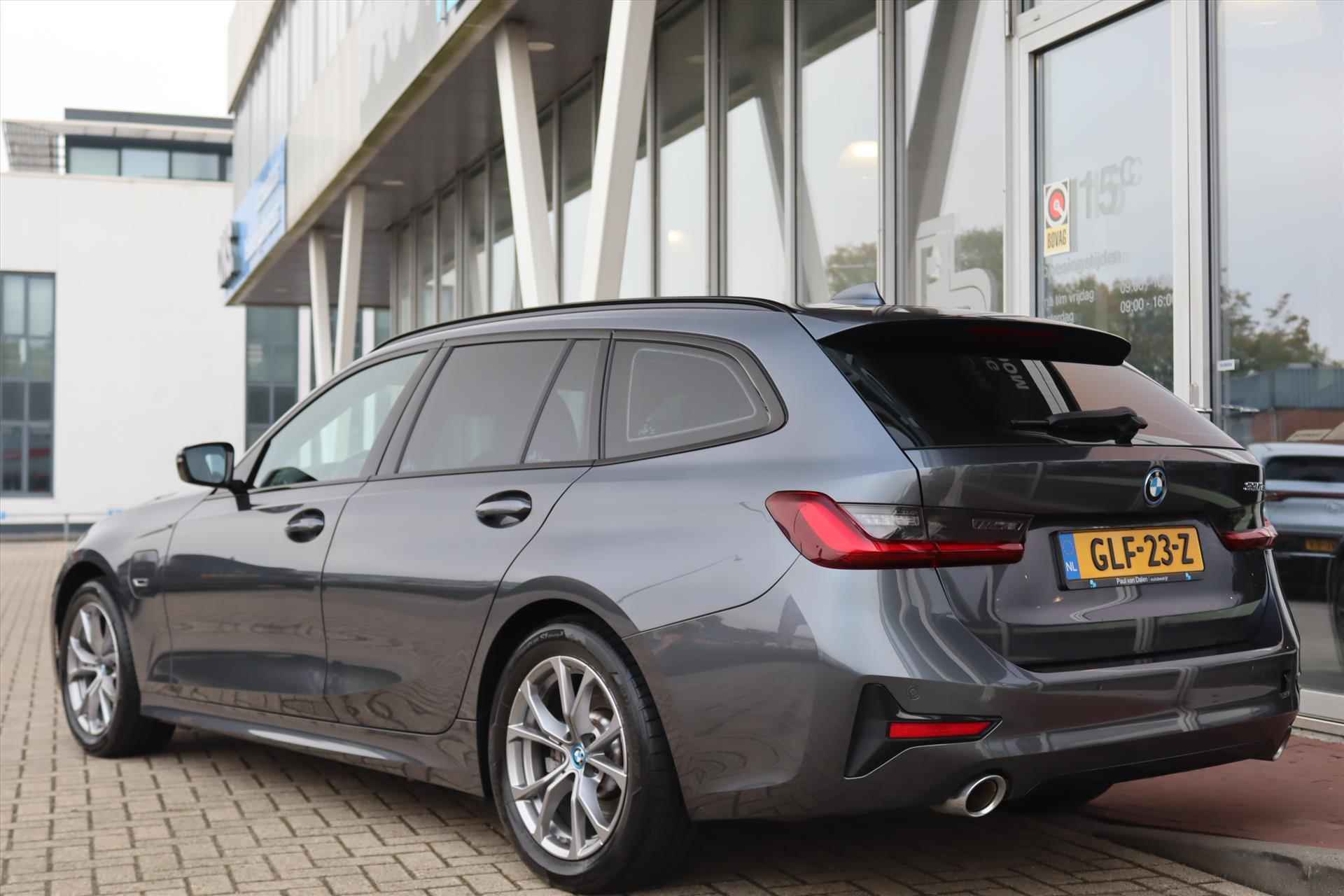 BMW 3-Serie Touring (g21) 330e 292PK AUTOMAAT SPORT LINE SHADOW LINE | Adapt.Cruise | Navi | Sfeerverlichting | Led | Live Cockpit | Apple Carplay | Stoel/stuurverwarming | - 50/67