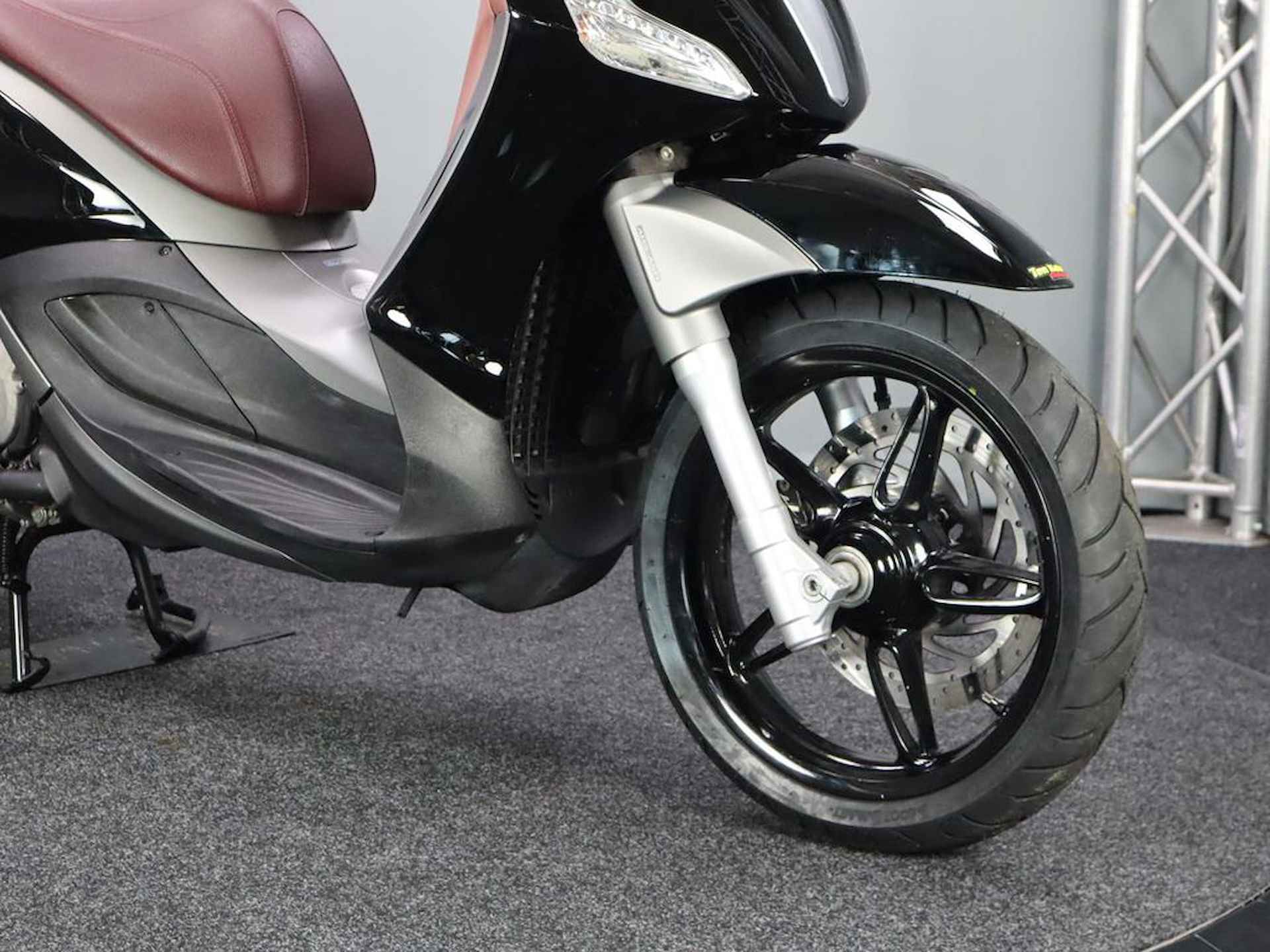 Piaggio Beverly 350 Sport ABS - 3/13