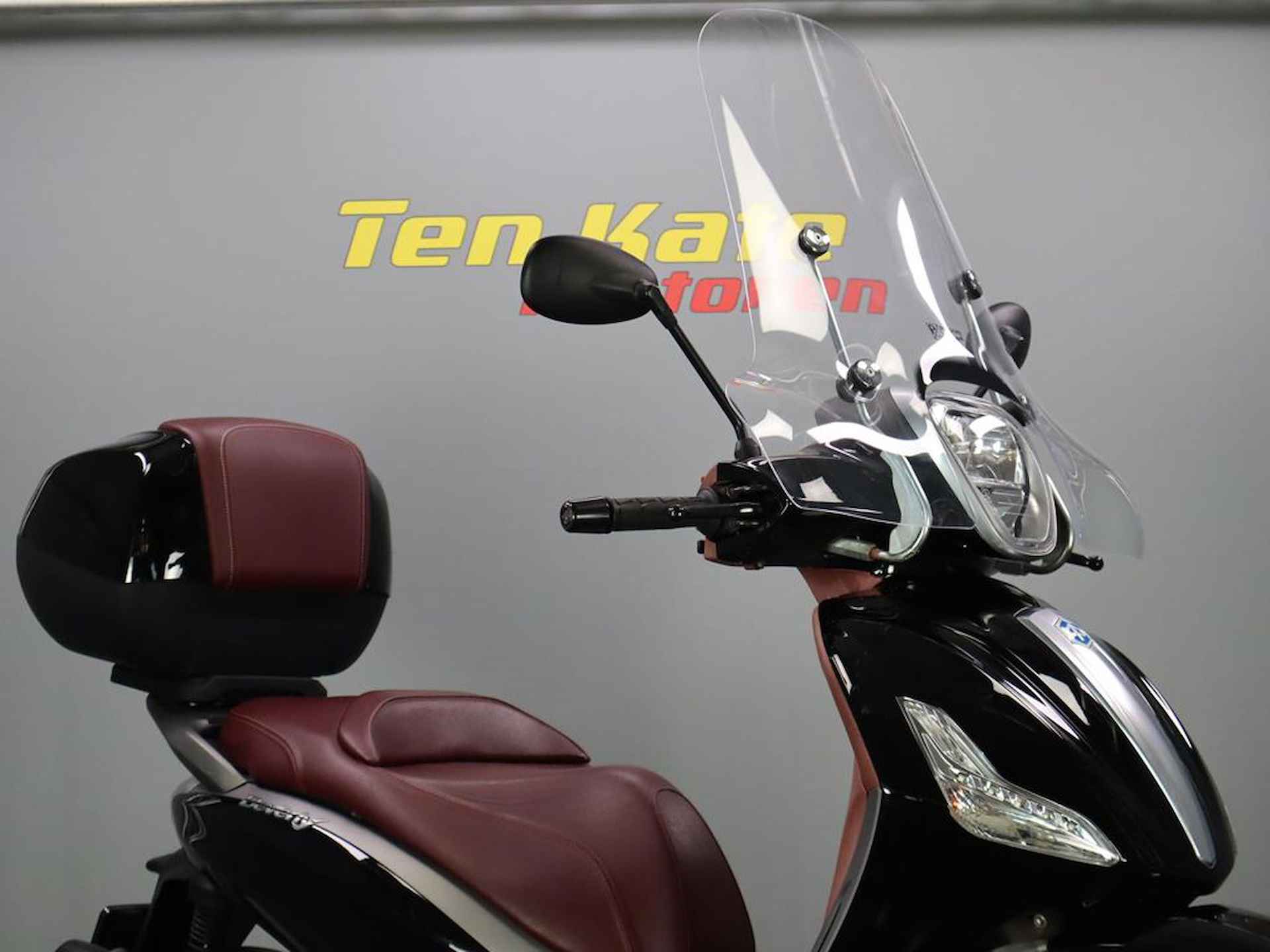 Piaggio Beverly 350 Sport ABS - 4/13