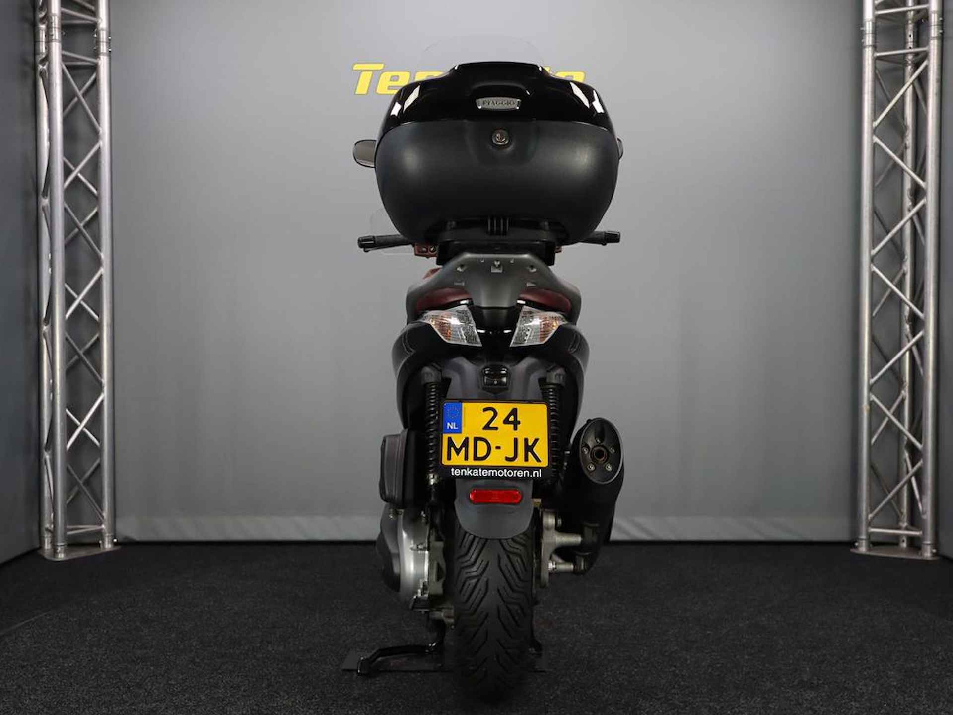 Piaggio Beverly 350 Sport ABS - 9/13