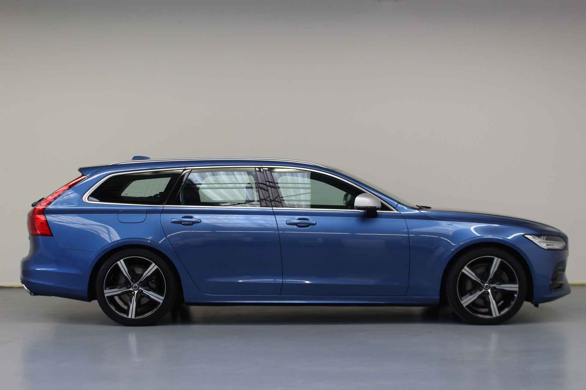 Volvo V90 T4 190pk R-Design | Rijklaarprijs | - 3/51