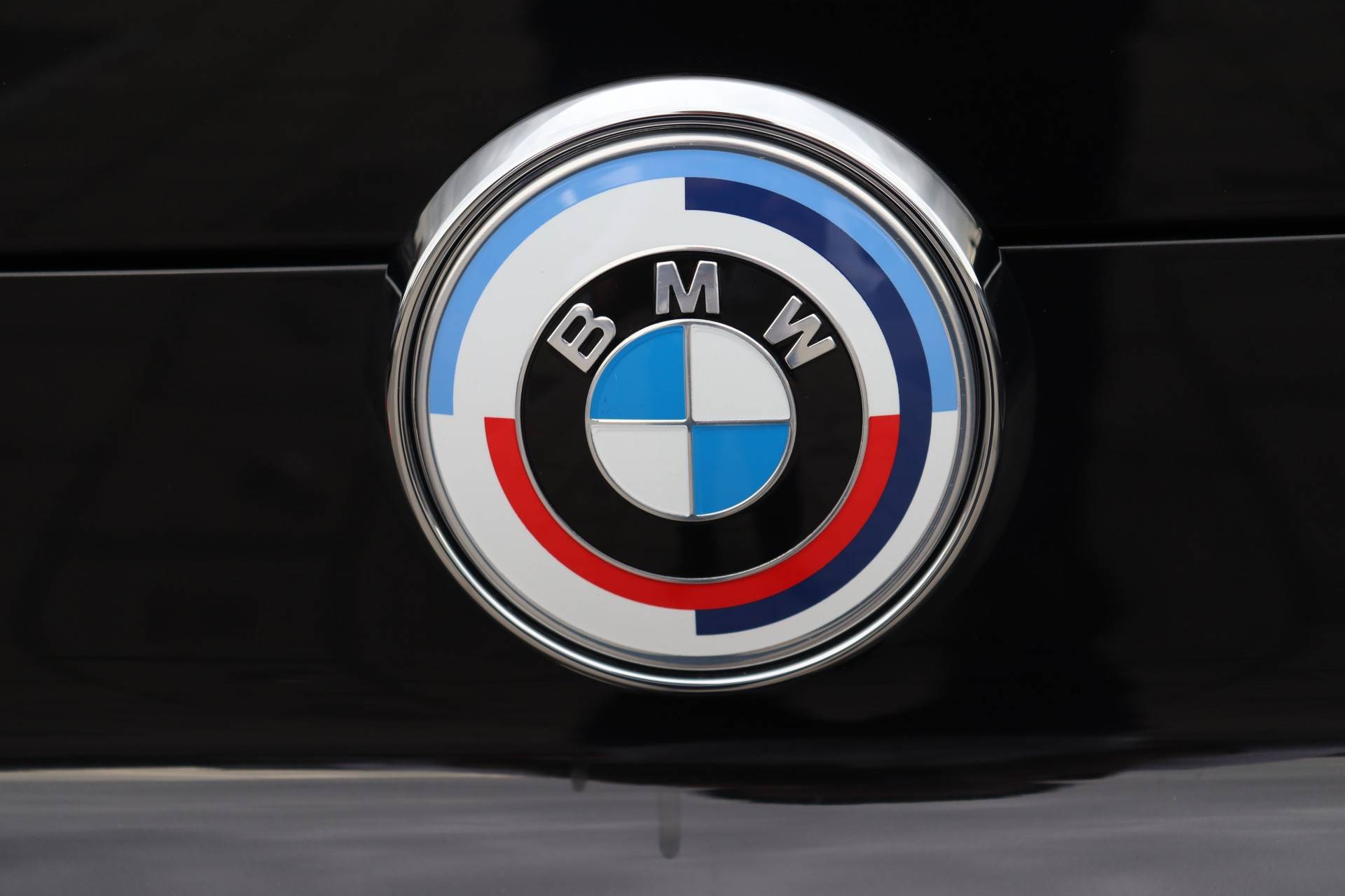 BMW X6 M50i High Executive Automaat / BMW M 50 Jahre uitvoering / Panoramadak Sky Lounge / Trekhaak / Active Steering / Stoelventilatie / Laserlight / Head-Up / Harman Kardon - 14/37